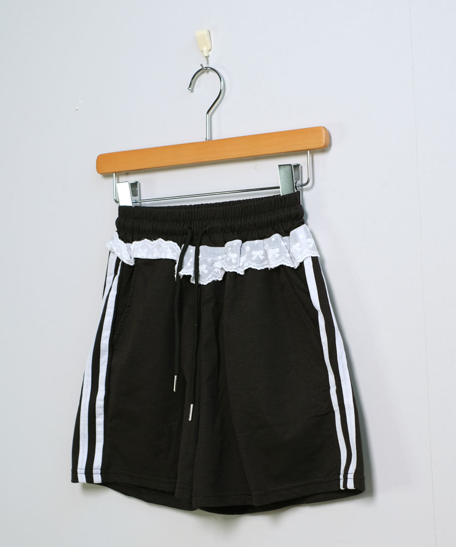 ショップニコニコ ShopNikoNiko レース付き サイドライン スウェットショートパンツ ma 【即納】ブロークコア バレエコア ボトムス パンツ 短パン トラックパンツ ウエストゴム ウエストレース 脚長効果 （ブラック） ブラック
