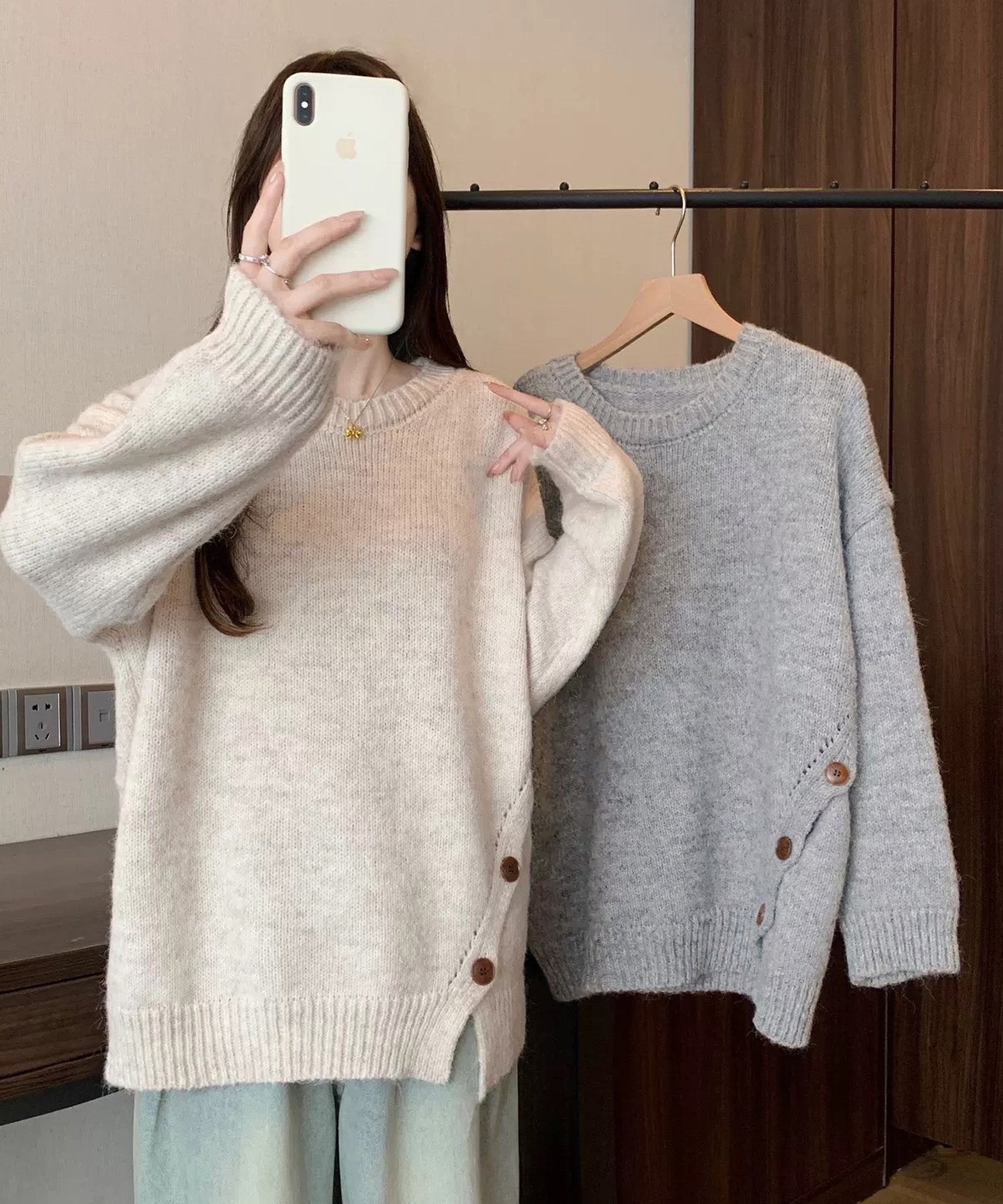 ショップニコニコ ShopNikoNiko サイドボタンデザイン アシンメトリー ニットトップス【即納】韓国カジュアル ワンホンコーデ 綺麗め 淡色女子 長袖 セーター ルーズトップス ボタンデザイン サイドスリット （グレー） グレー