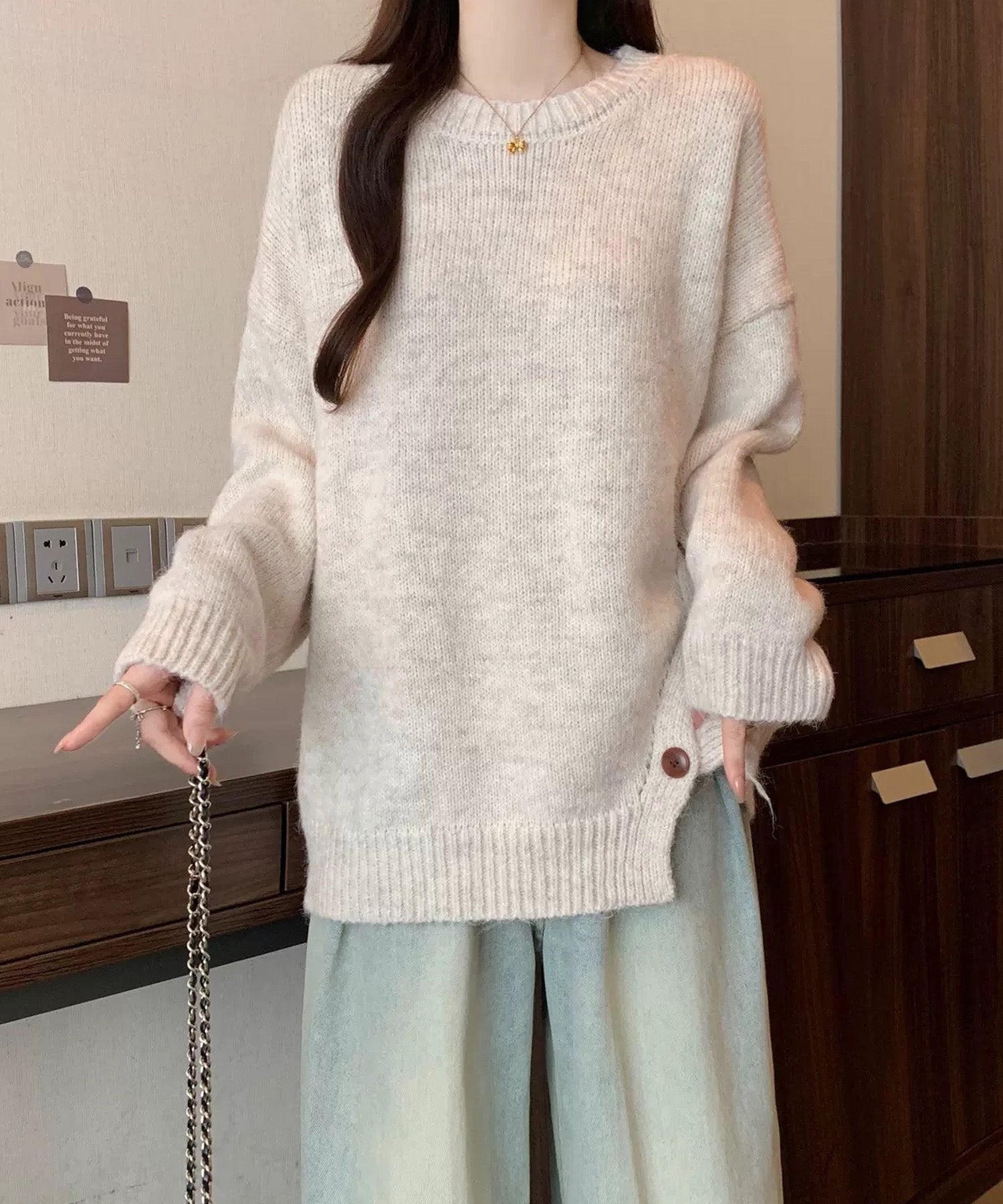 ショップニコニコ ShopNikoNiko サイドボタンデザイン アシンメトリー ニットトップス【即納】韓国カジュアル ワンホンコーデ 綺麗め 淡色女子 長袖 セーター ルーズトップス ボタンデザイン サイドスリット （ベージュ） ベージュ