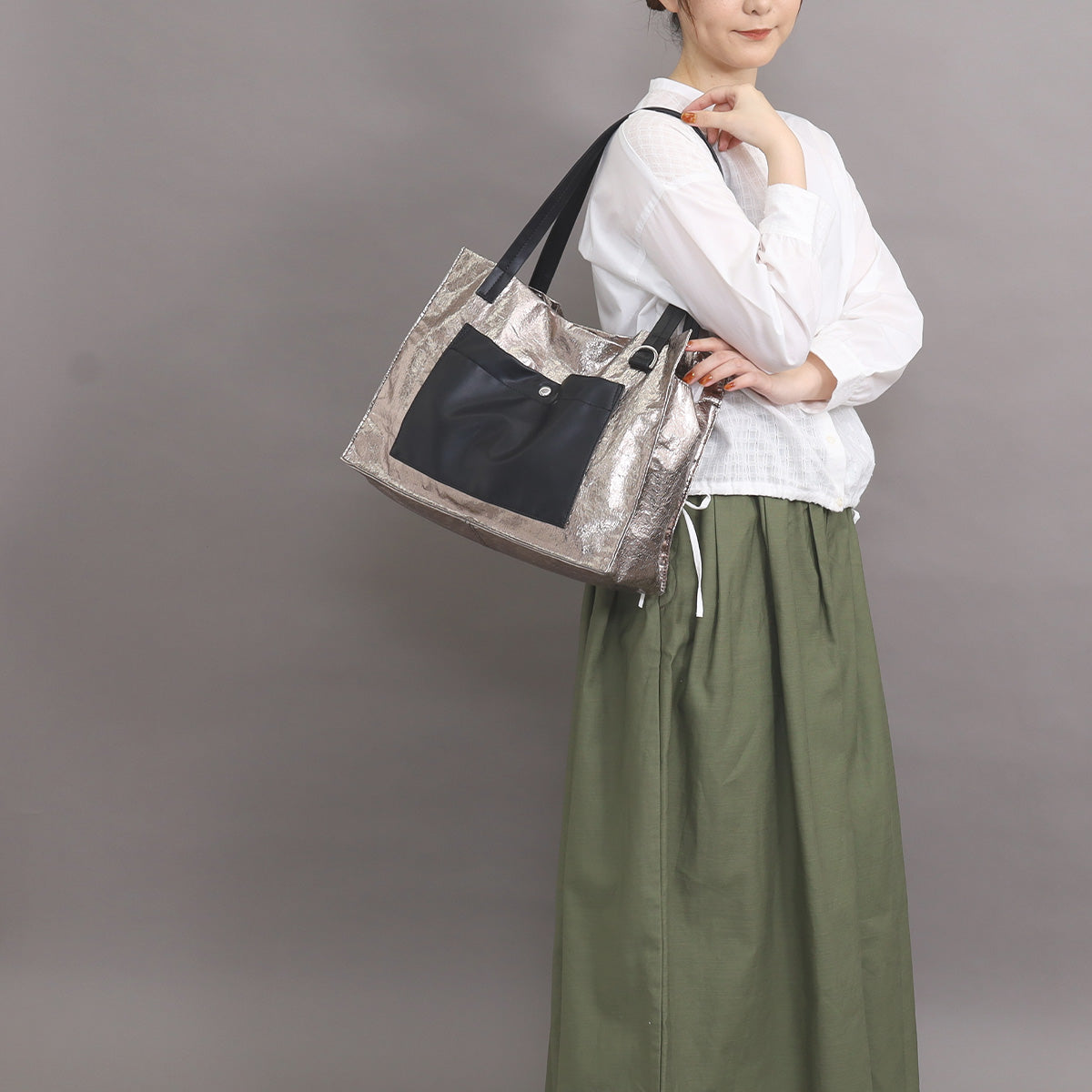 Nananoel lia Metallic Pocket Square Tote Bag / A4 Compatible