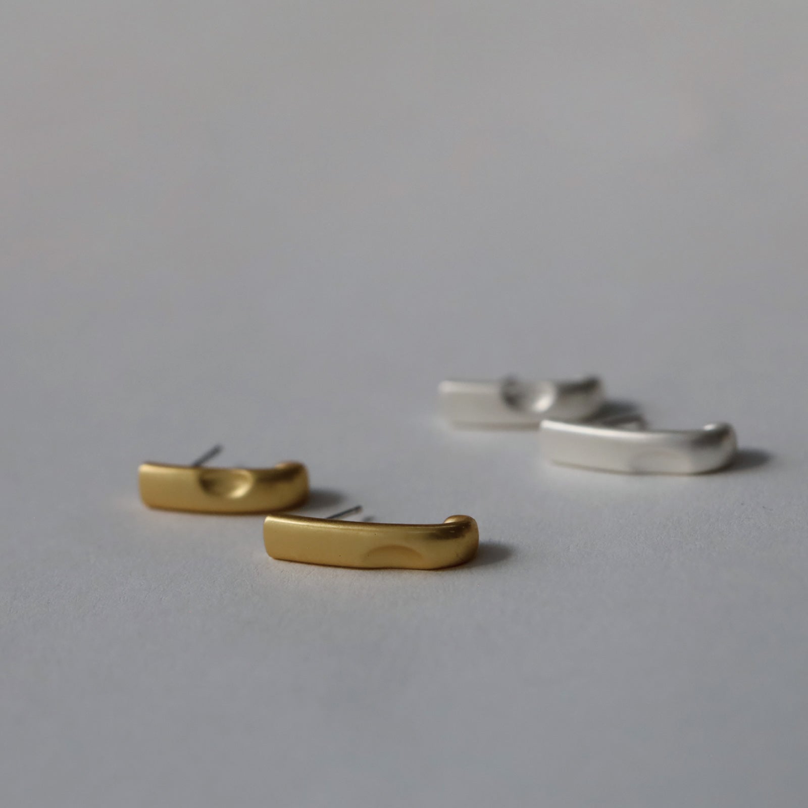ノエルマーケット Noelmarket ピアス 金属アレルギー対応 つけっぱなし ニッケルフリー 18kコーティング シンプル 人気 30代 40代 大人 おしゃれ 誕生日 プレゼント （シルバー） シルバー