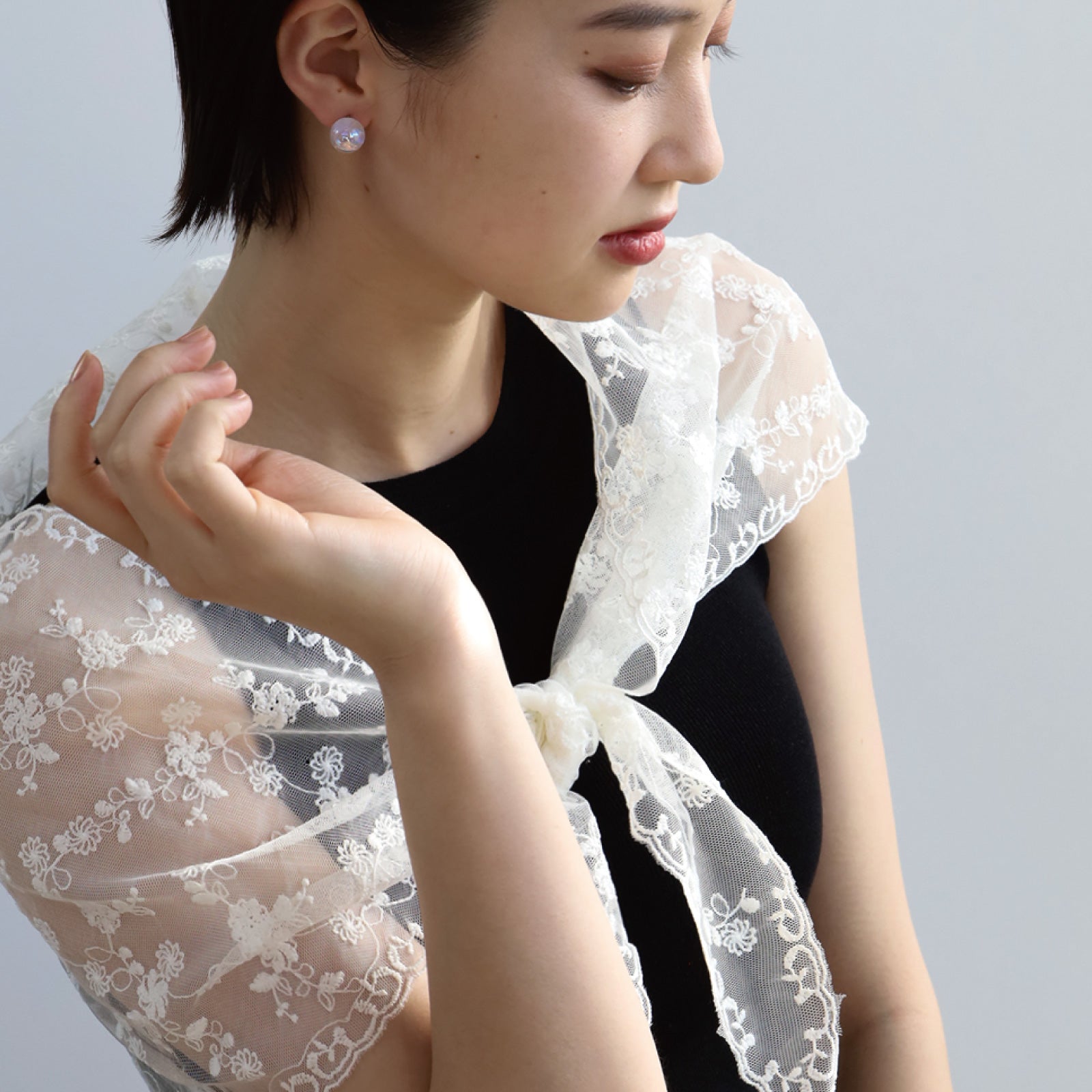 ノエルマーケット Noelmarket ピアス 金属アレルギー対応 オーロラ ガラス つけっぱなし シンプル 人気 両耳用 結婚式 入学式 誕生日 （シルバー） シルバー
