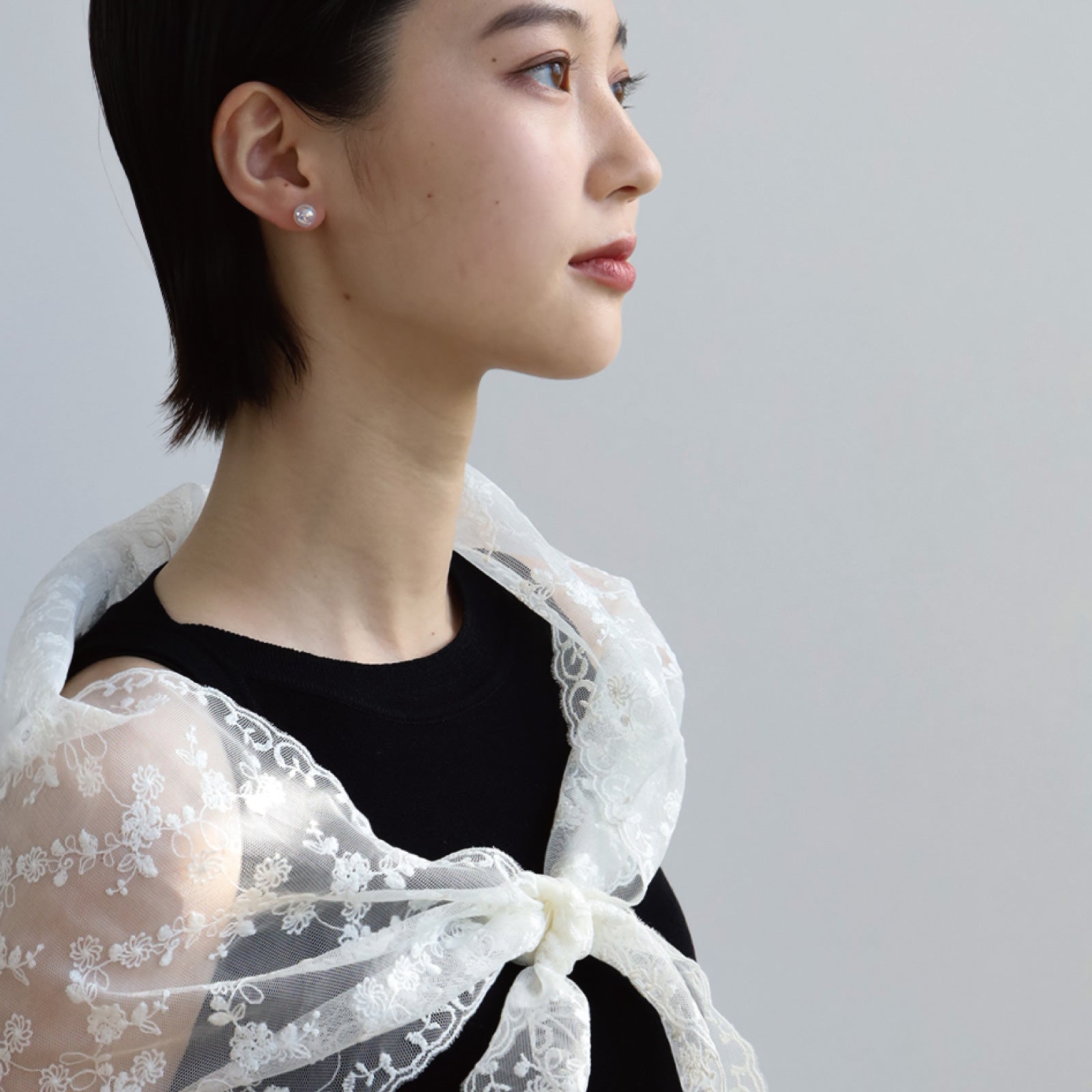 ノエルマーケット Noelmarket ピアス 金属アレルギー対応 オーロラ ガラス つけっぱなし シンプル 人気 両耳用 結婚式 入学式 誕生日 （シルバー） シルバー