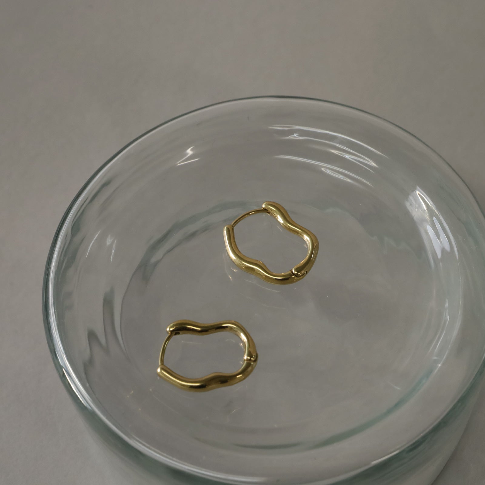 ノエルマーケット Noelmarket ピアス 金属アレルギー フープピアス つけっぱなし 大きめ シンプル 金属アレルギー対応 ステンレス製 （シルバー） シルバー