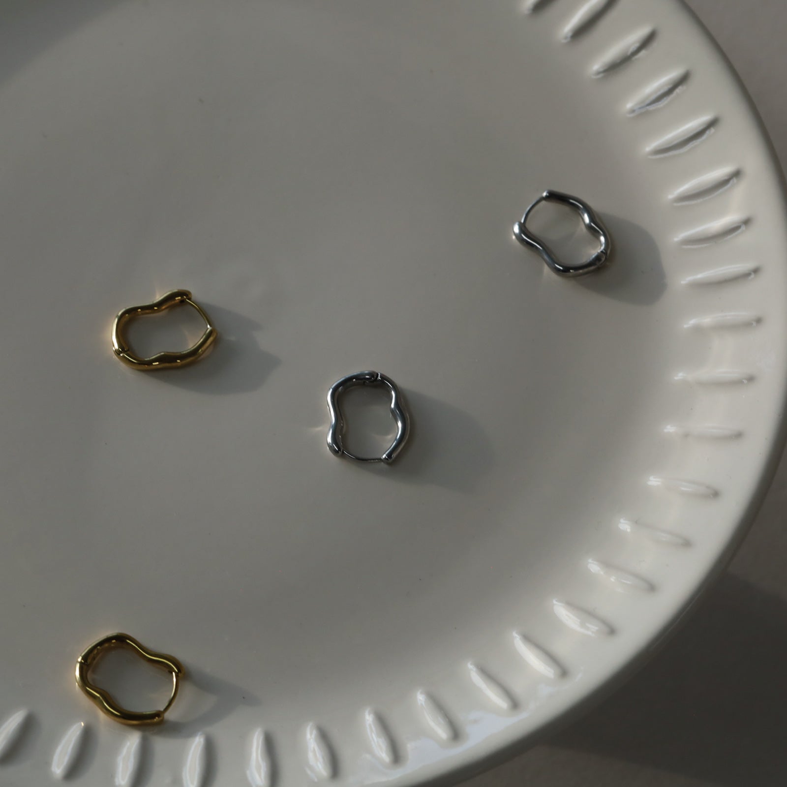 ノエルマーケット Noelmarket ピアス 金属アレルギー フープピアス つけっぱなし 大きめ シンプル 金属アレルギー対応 ステンレス製 （シルバー） シルバー