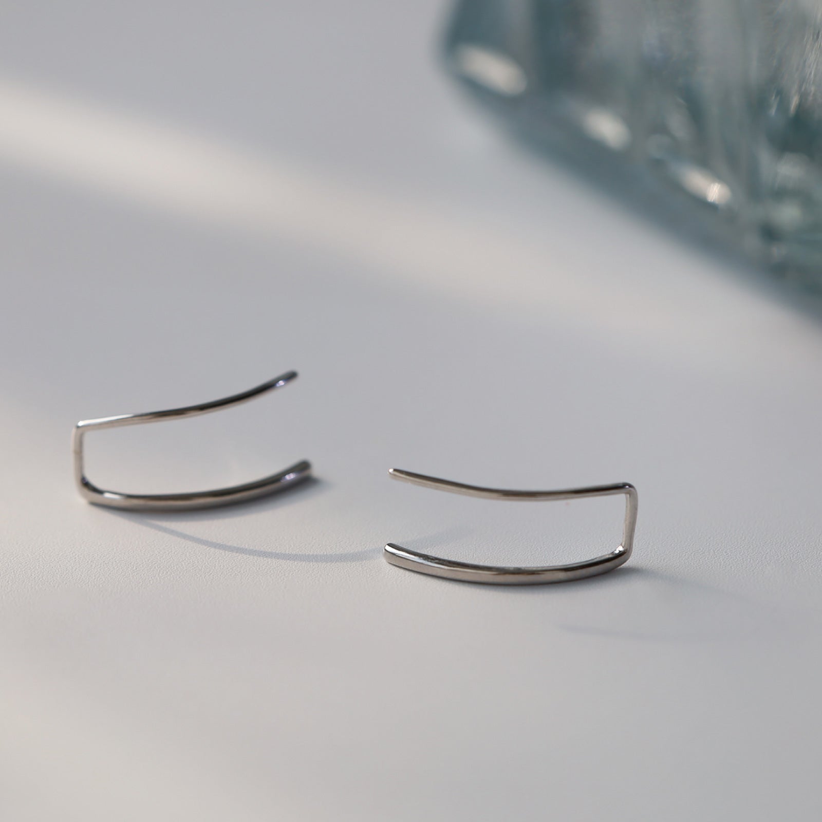 ノエルマーケット Noelmarket ピアス 金属アレルギー対応 つけっぱなし キャッチレス 小さめ ニッケルフリー フック レディ ース シンプル （シルバー） シルバー