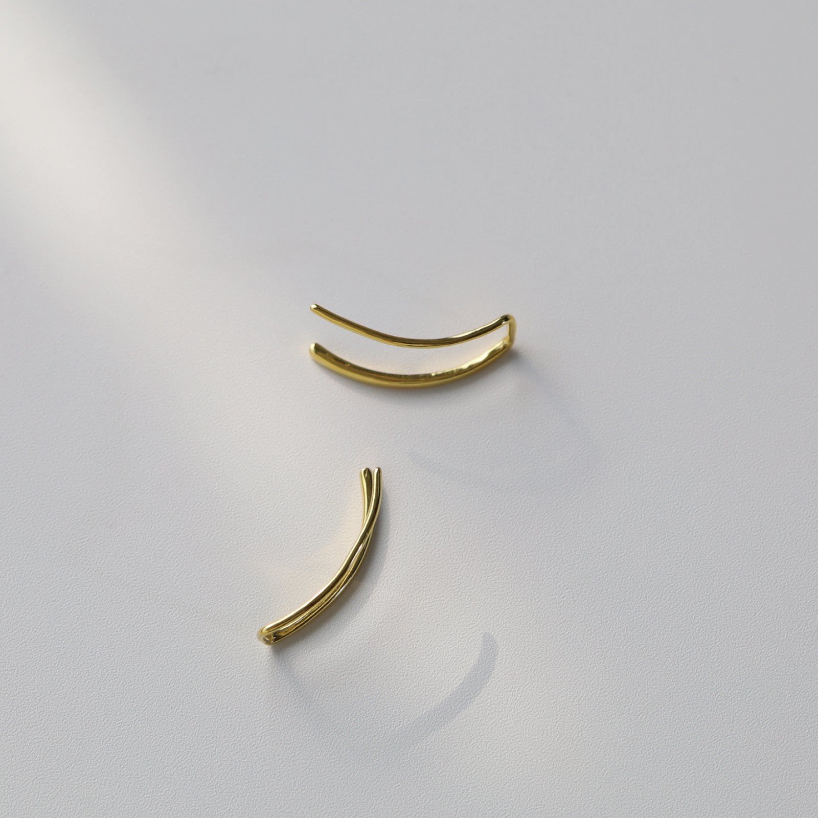 ノエルマーケット Noelmarket ピアス 金属アレルギー対応 つけっぱなし キャッチレス 小さめ ニッケルフリー フック レディ ース シンプル （シルバー） シルバー