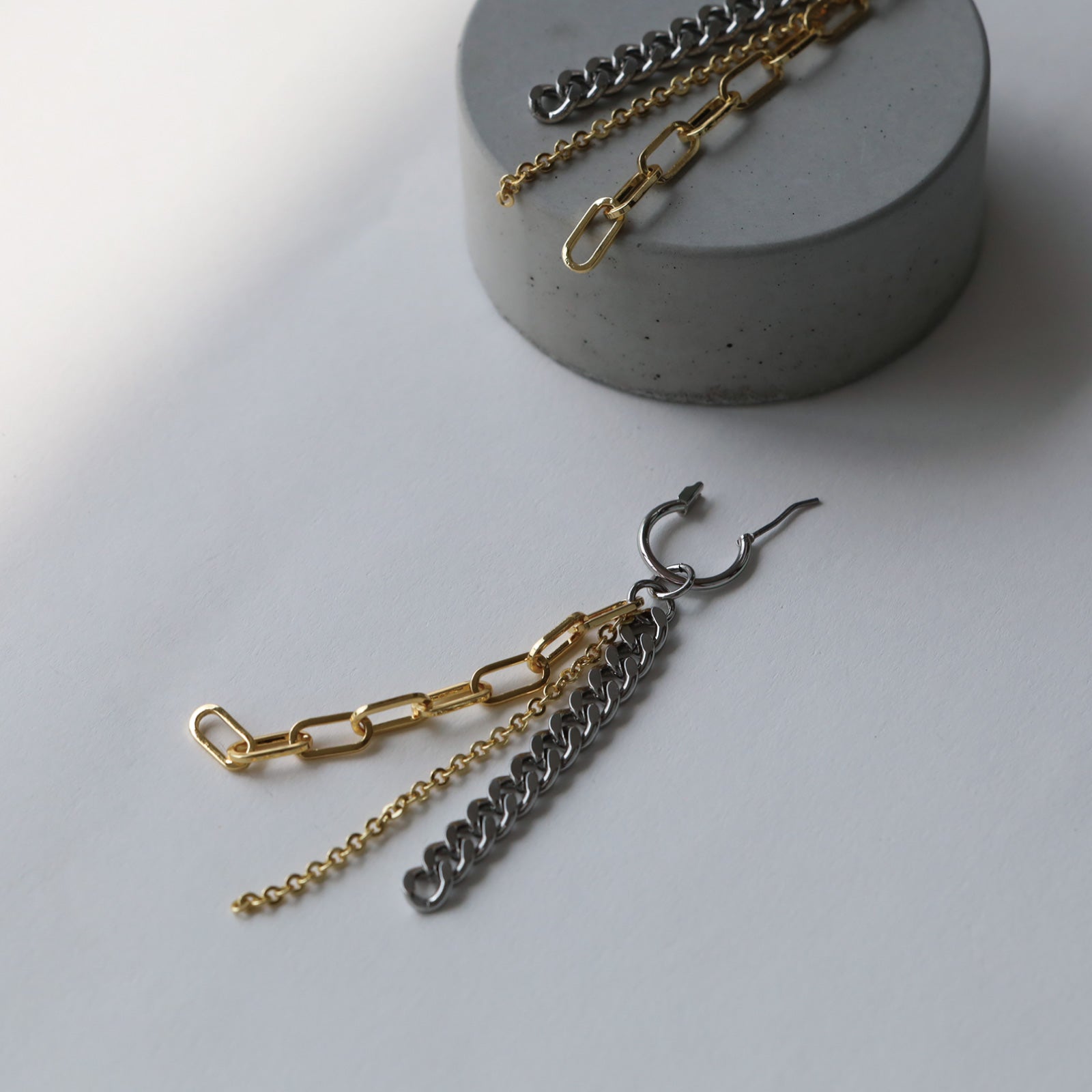 ノエルマーケット Noelmarket ピアス 金属アレルギー対応 フープ フープピアス つけっぱなし 大きめ 揺れるピアス （ゴールド） ゴールド