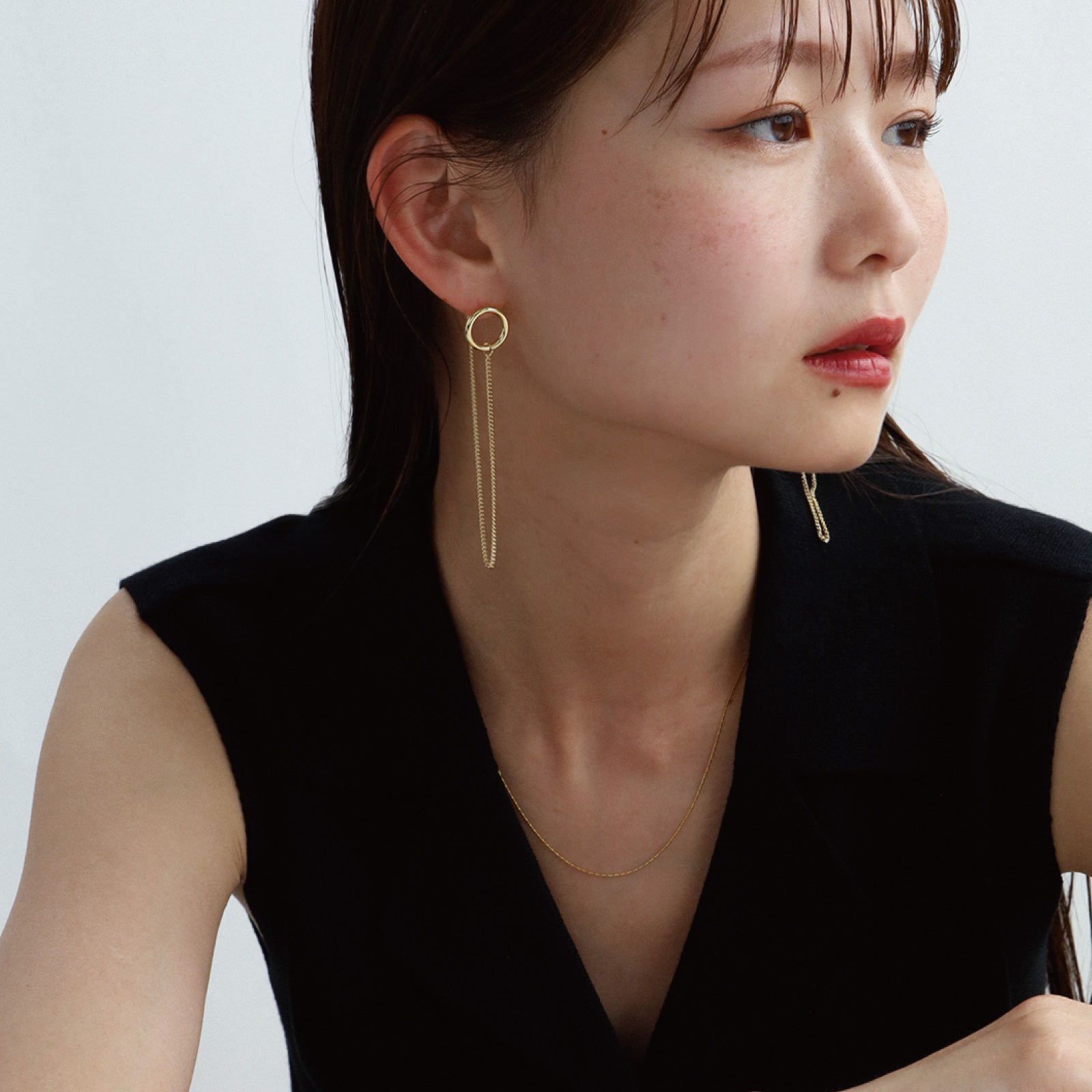 ノエルマーケット Noelmarket ピアス 金属アレルギー対応 チェーンが揺れる ロングピアス ステンレス製 （ゴールド） ゴールド