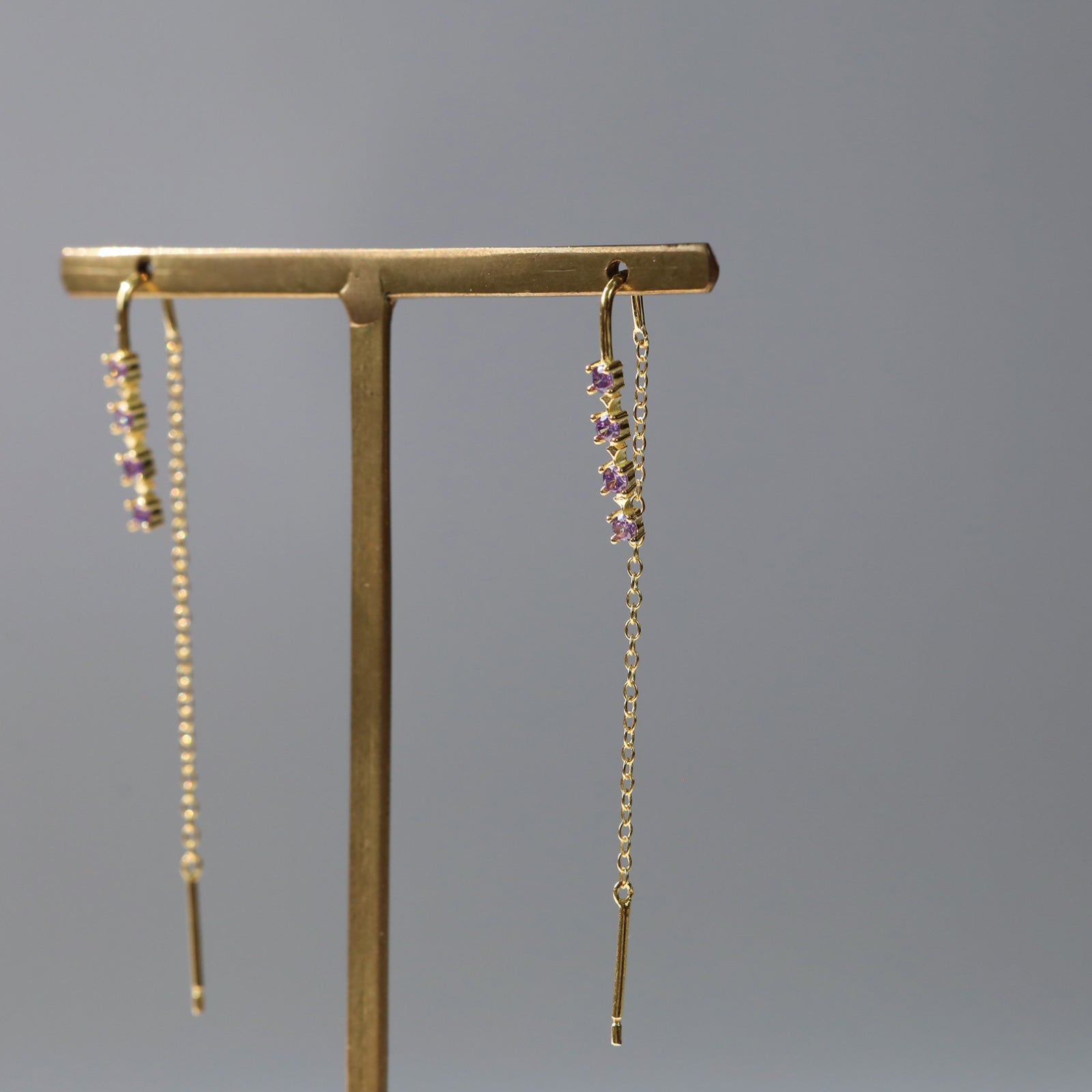 ノエルマーケット Noelmarket ピアス 金属アレルギー つけっぱなし おしゃれなチェーンピアス 星 月 ニッケルフリー キャッチレス （ゴールド） ブラック