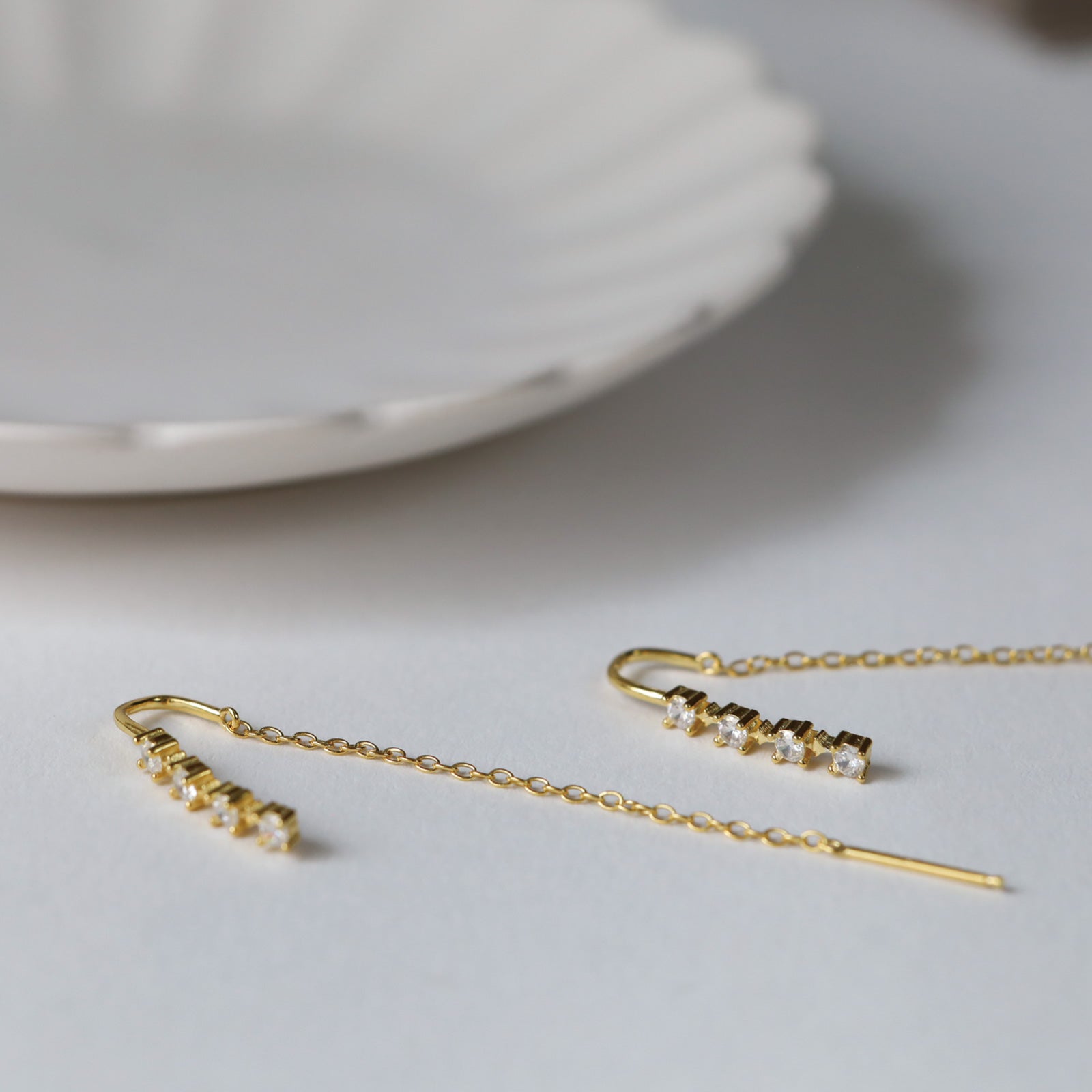 ノエルマーケット Noelmarket ピアス 金属アレルギー つけっぱなし おしゃれなチェーンピアス 星 月 ニッケルフリー キャッチレス （ゴールド） ブラック