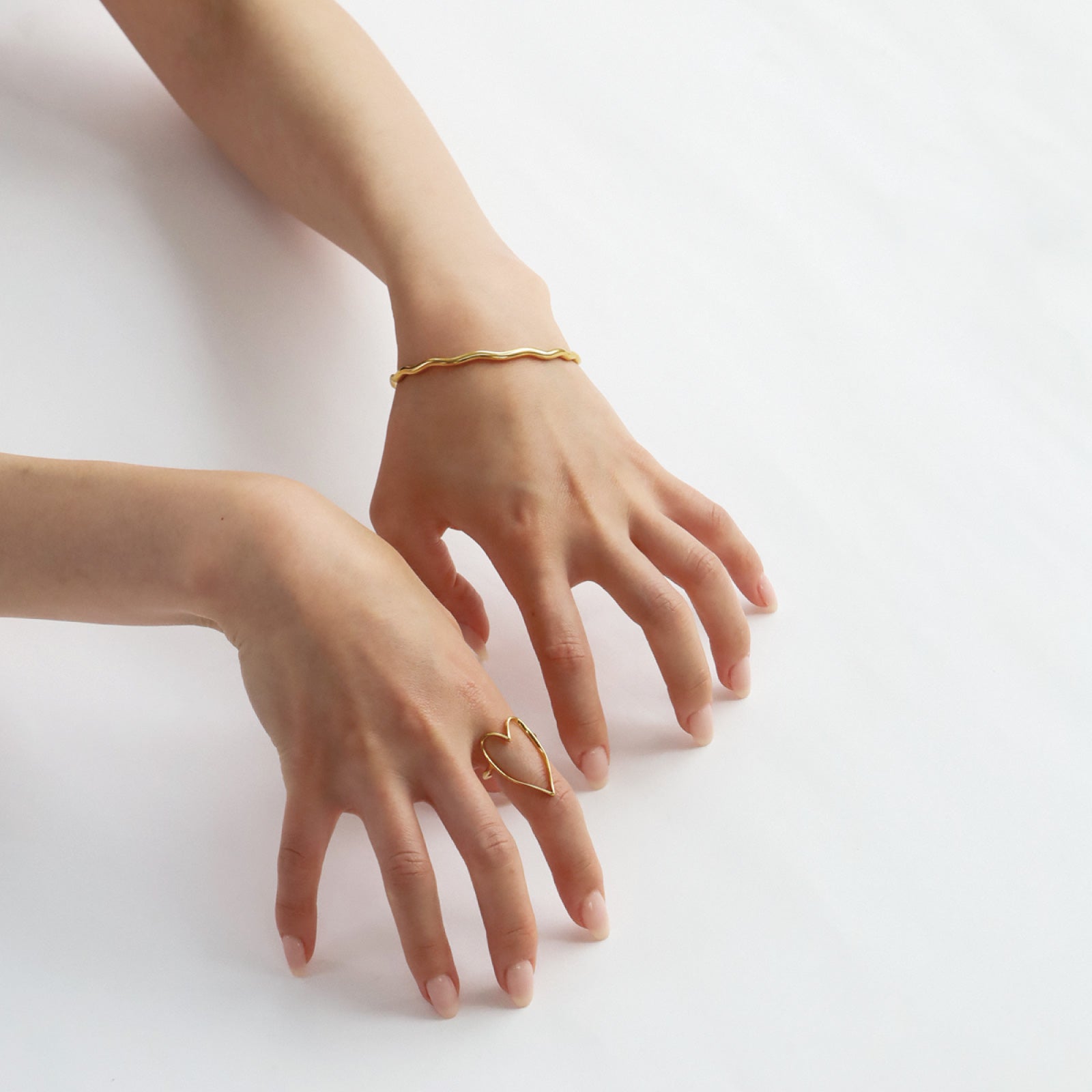 ノエルマーケット Noelmarket 甘さを抑えた 大人のためのオープンハートリング  [金属アレルギー対応] （ゴールド） ゴールド