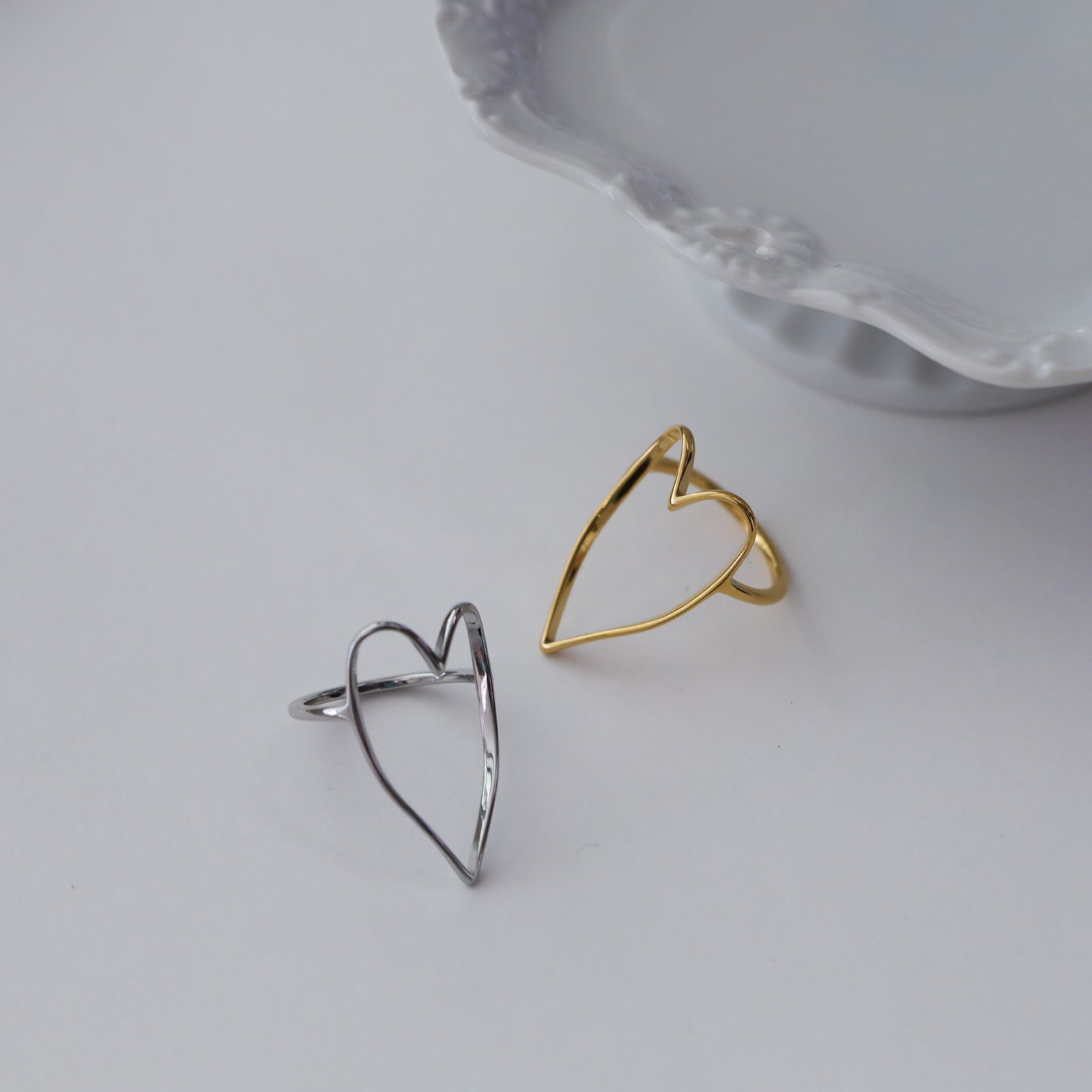 ノエルマーケット Noelmarket 甘さを抑えた 大人のためのオープンハートリング  [金属アレルギー対応] （ゴールド） ゴールド