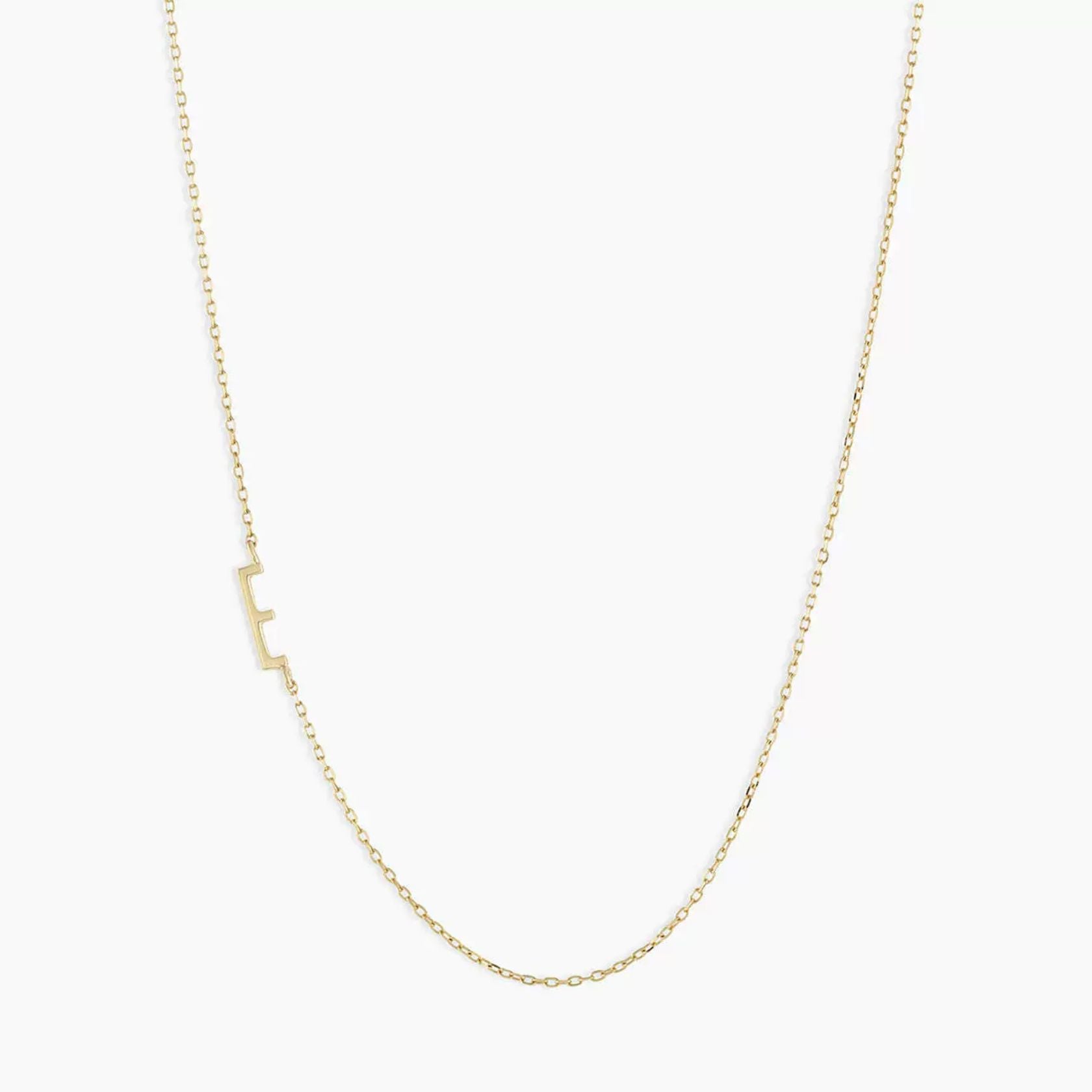 ノエルマーケット Noelmarket シンプルに、特別を纏う イニシャルネックレス 金属アレルギー対応 （E） E
