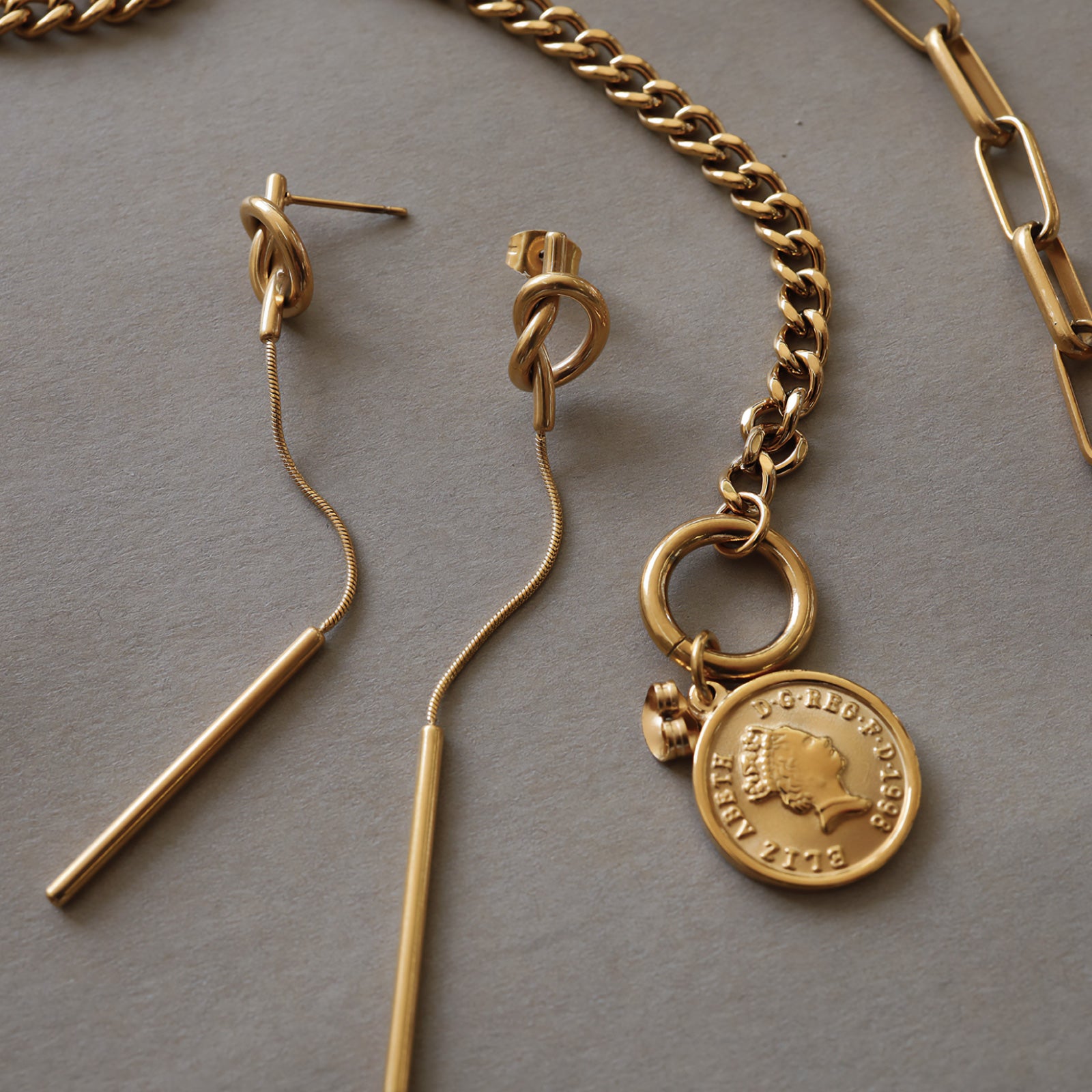 ノエルマーケット Noelmarket ピアス 金属アレルギー対応 つけっぱなし 18k シンプル 人気 上品 両耳用 パーティー レディース アクセサリー 女性 大人 彼女 誕生日 プレゼント おしゃれ （シルバー） シルバー