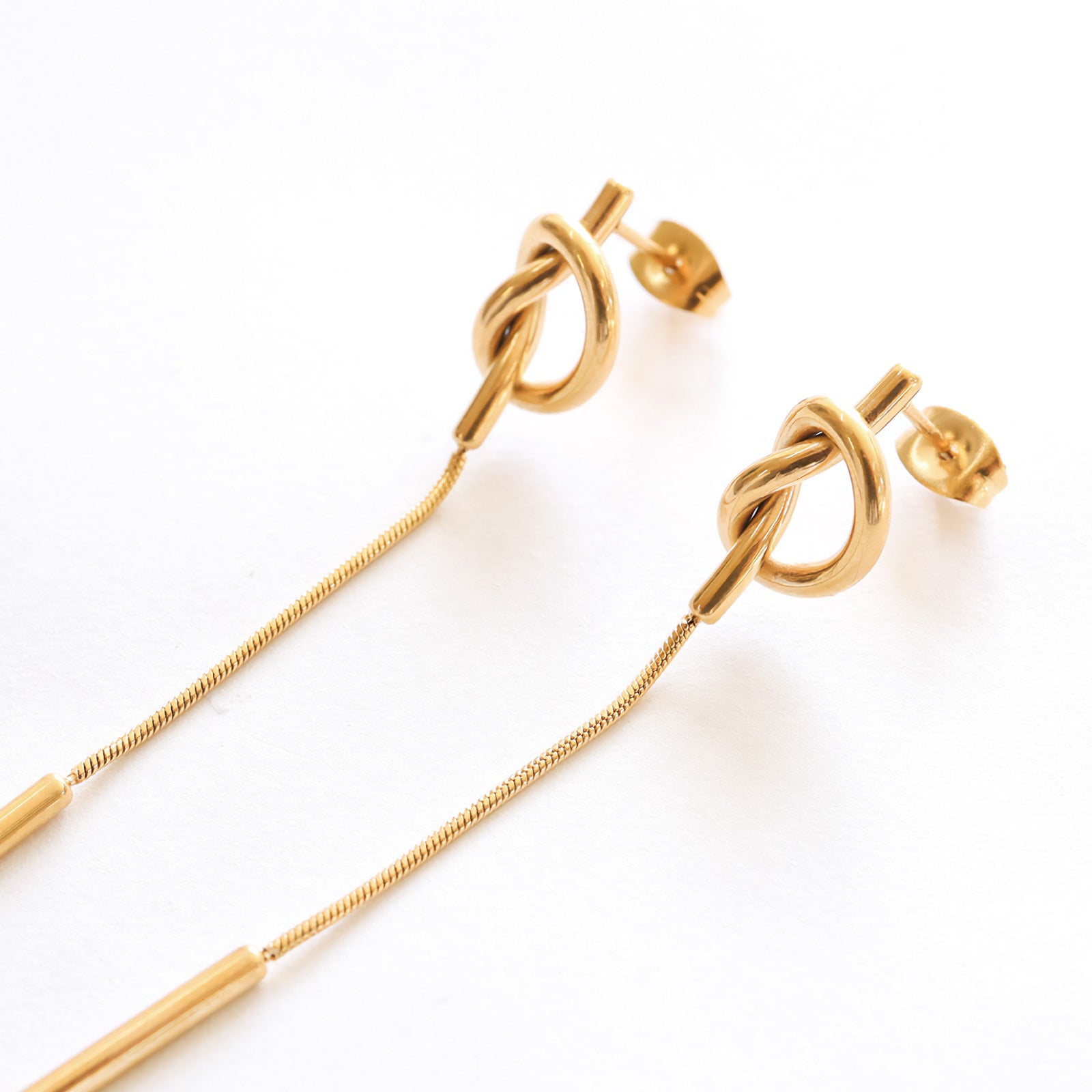 ノエルマーケット Noelmarket ピアス 金属アレルギー対応 つけっぱなし 18k シンプル 人気 上品 両耳用 パーティー レディース アクセサリー 女性 大人 彼女 誕生日 プレゼント おしゃれ （シルバー） シルバー