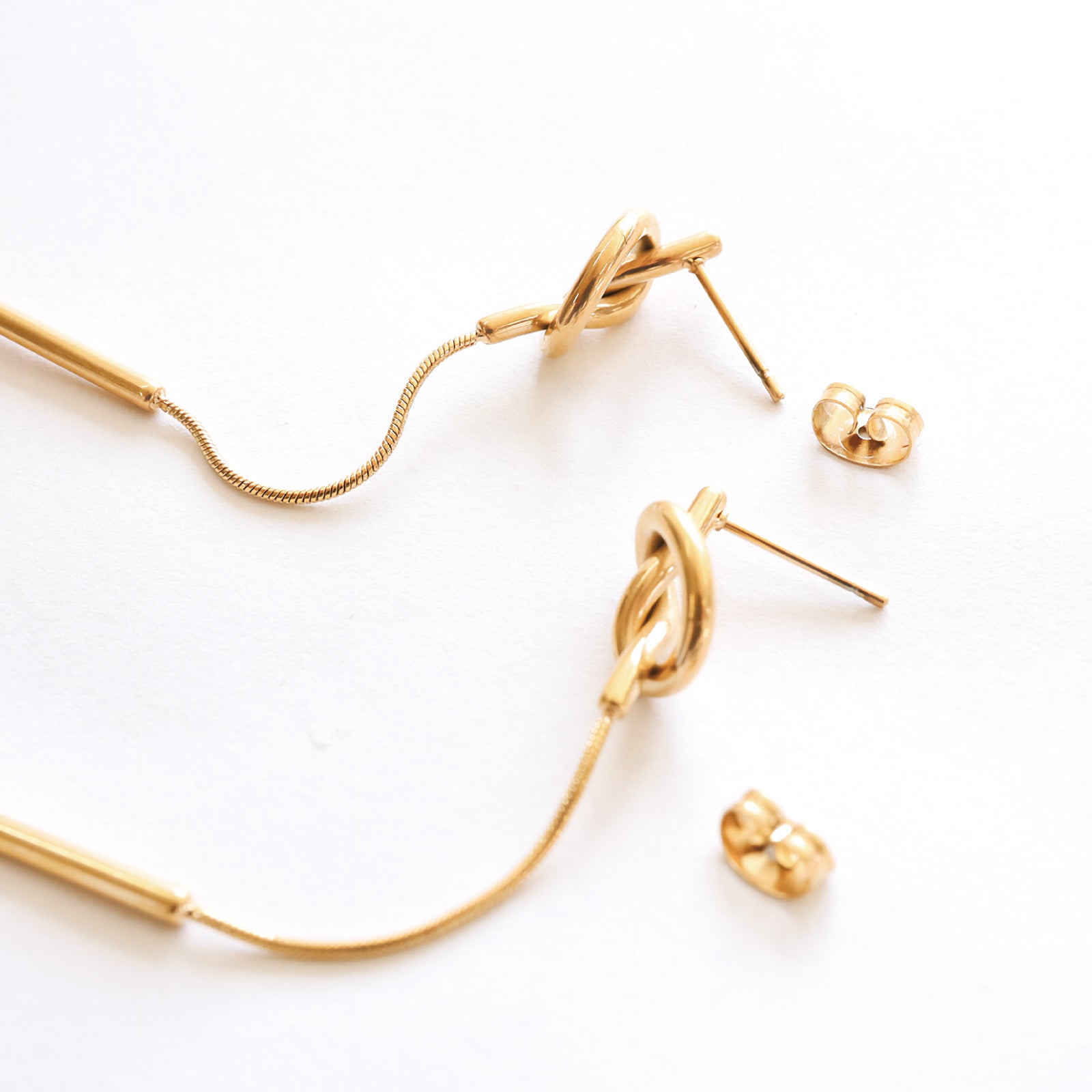 ノエルマーケット Noelmarket ピアス 金属アレルギー対応 つけっぱなし 18k シンプル 人気 上品 両耳用 パーティー レディース アクセサリー 女性 大人 彼女 誕生日 プレゼント おしゃれ （シルバー） シルバー