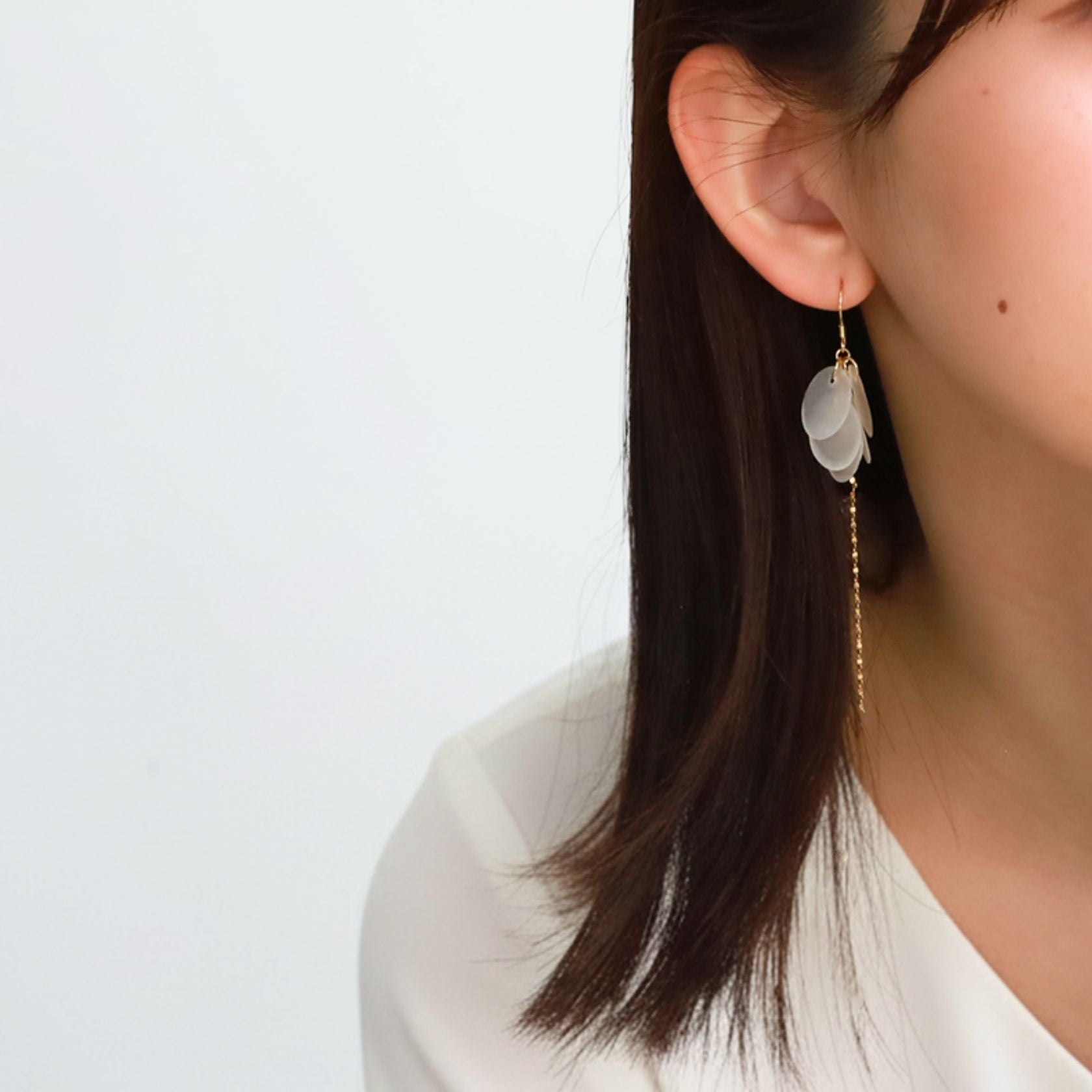 ノエルマーケット Noelmarket 日本製 ハンドメイド シェルのロングピアス Silver925 金属アレルギー対応 （ゴールド） ゴールド