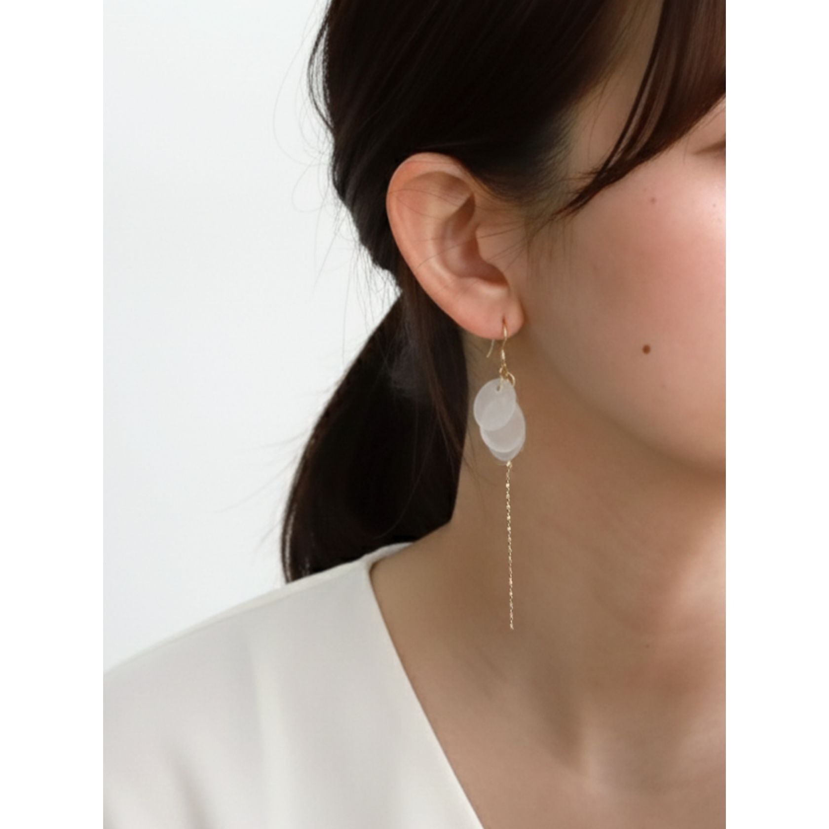 ノエルマーケット Noelmarket 日本製 ハンドメイド シェルのロングピアス Silver925 金属アレルギー対応 （ゴールド） ゴールド
