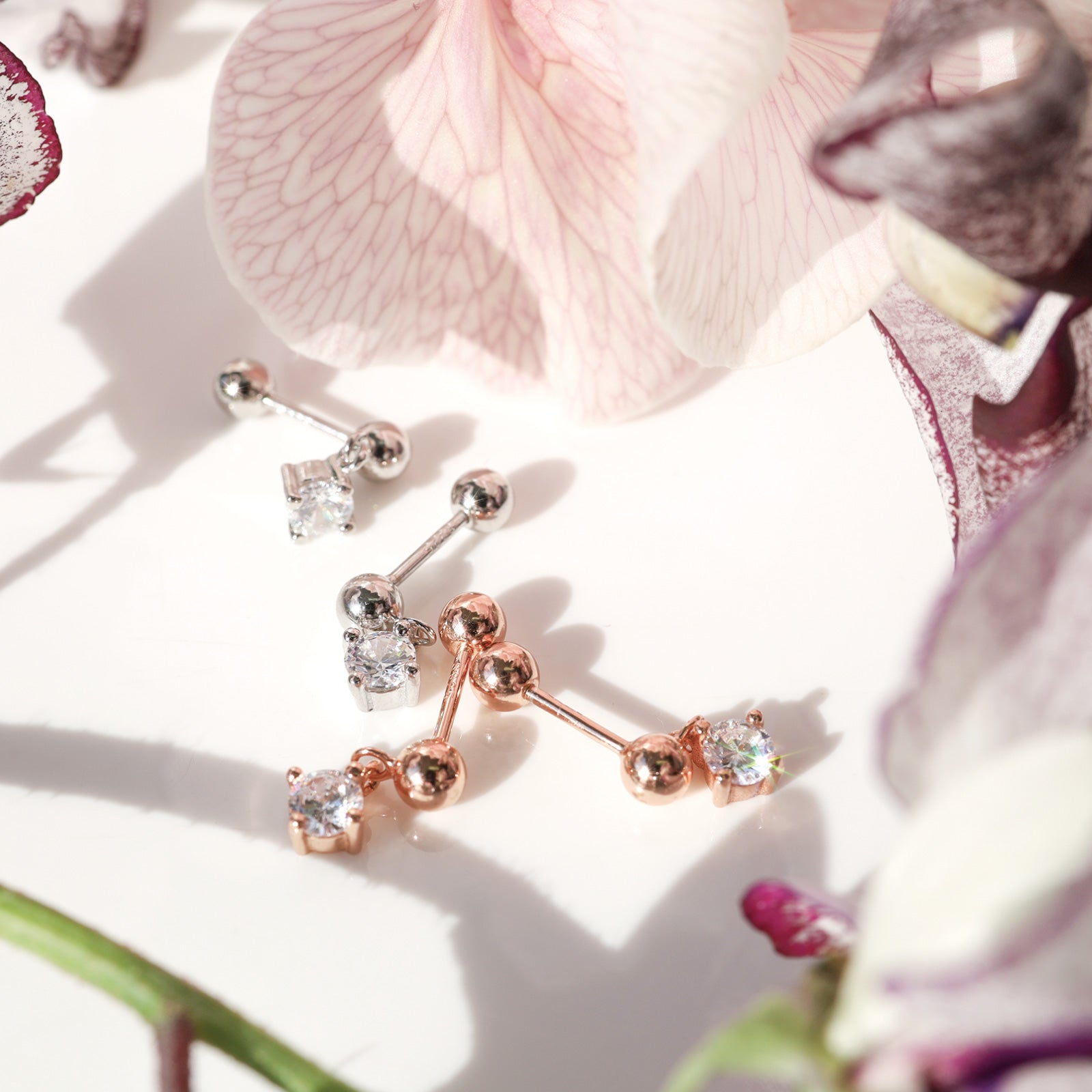 ノエルマーケット Noelmarket ピアス 金属アレルギー対応 ダイヤ 小ぶり つけっぱなし 18k シンプル 仕事 人気 上品 揺れる 大人 彼女 誕生日 プレゼント