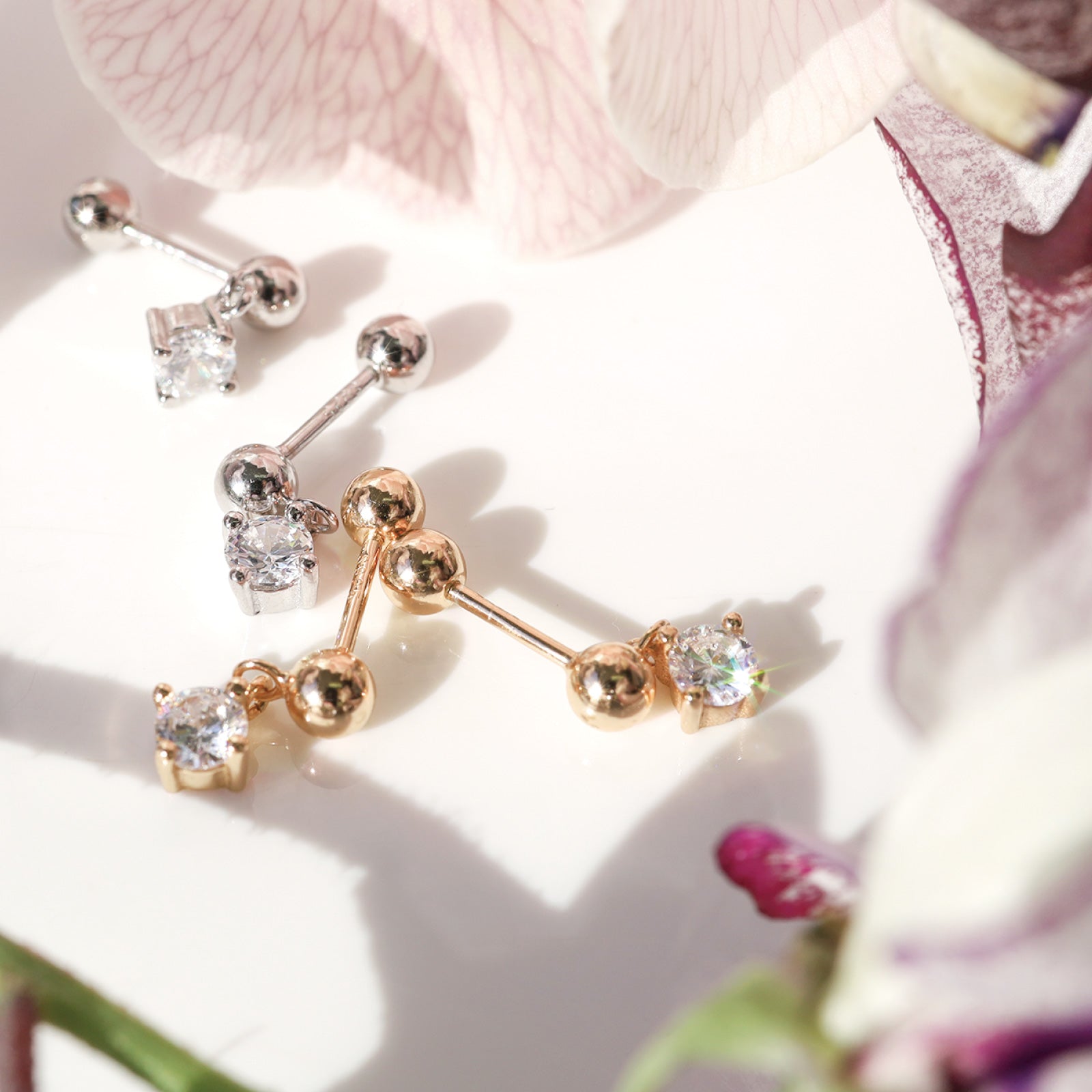 ノエルマーケット Noelmarket ピアス 金属アレルギー対応 ダイヤ 小ぶり つけっぱなし 18k シンプル 仕事 人気 上品 揺れる 大人 彼女 誕生日 プレゼント