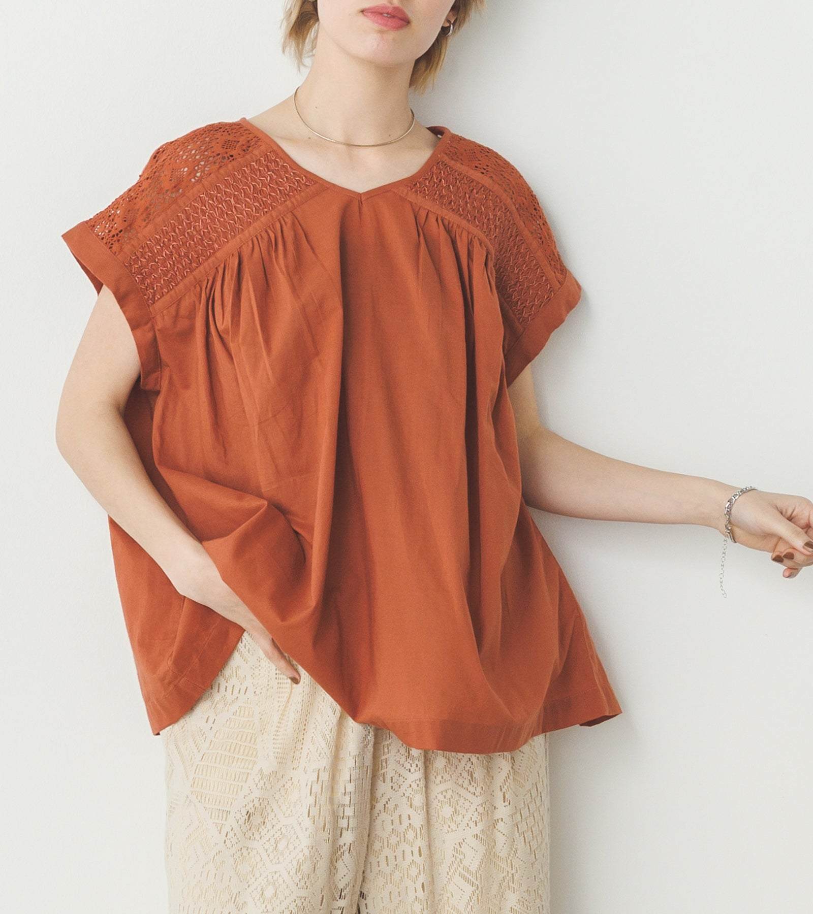 ノイア Noia ギャザー ノースリーブ ブラウス （テラコッタ） テラコッタ