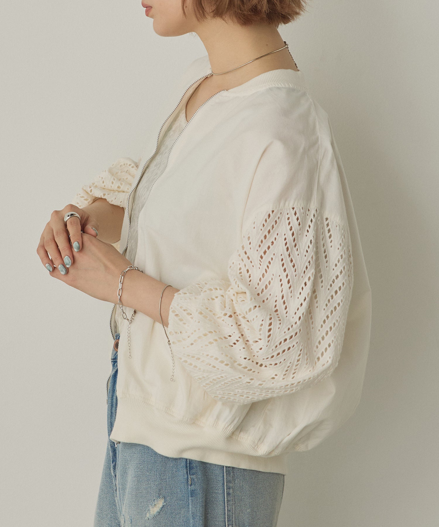 ノイア Noia コットンシフリー 袖刺繍ブルゾン （オフホワイト） オフホワイト