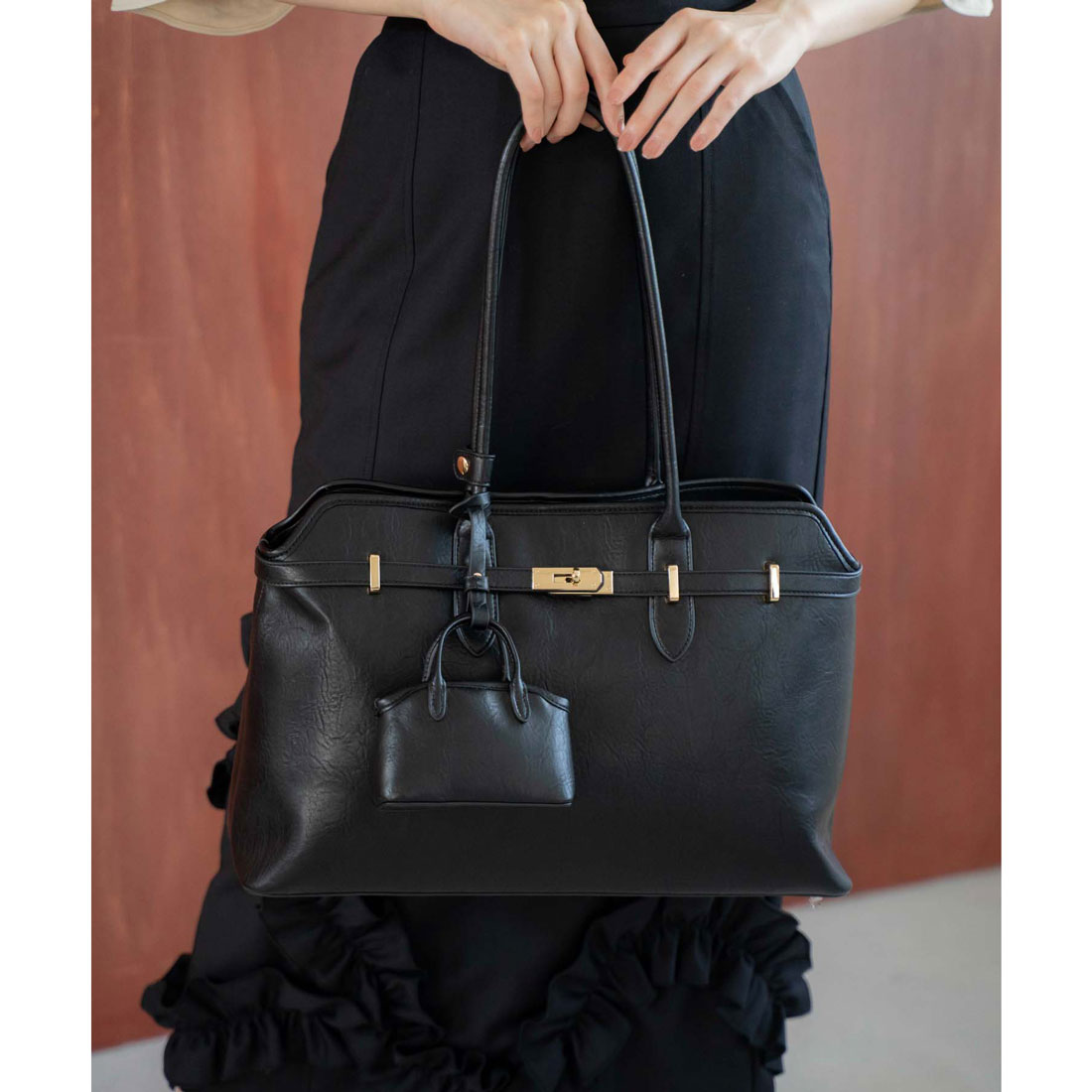 ノエラ NOELA ナローベルトビッグバッグ （ブラック） ブラック