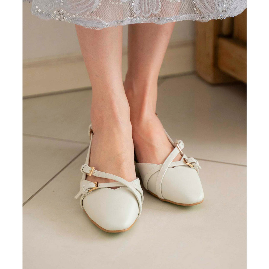 ノエラ Noela ダブルベルトパンプス,オフホワイト