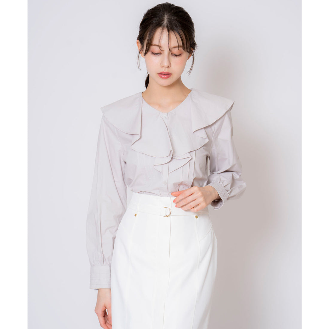 ノエラ Noela フリルタックブラウス （サックス） サックス