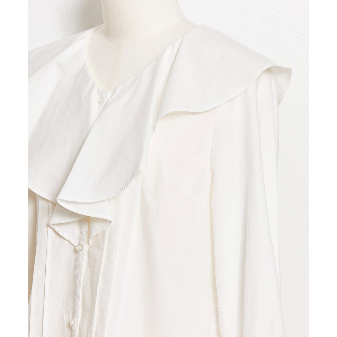 ノエラ Noela フリルタックブラウス （サックス） サックス