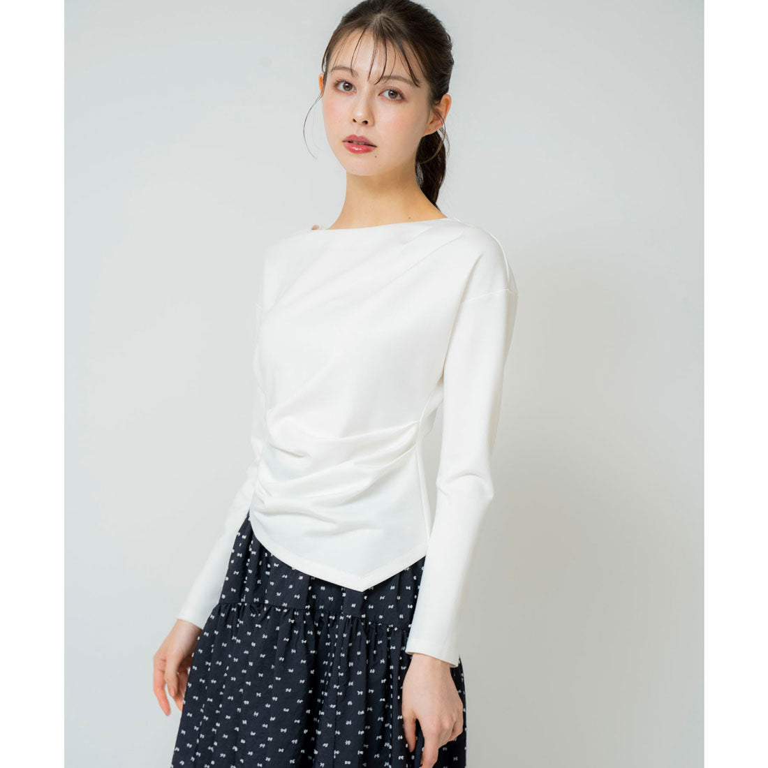 ノエラ Noela アシメドレープカットソー