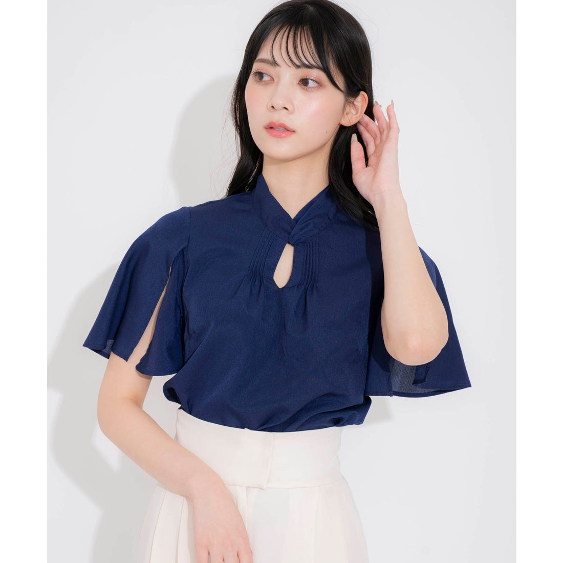 ノエラ Noela フレアスリーブツイストブラウス （オフホワイト） オフホワイト