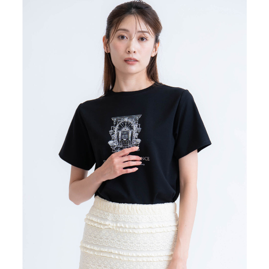 ノエラ NOELA ロゴエンブレムTシャツ （ブラック） ブラック