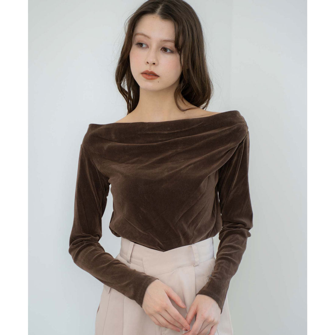 ノエラ NOELA ベロアドレープトップス （チャ） チャ