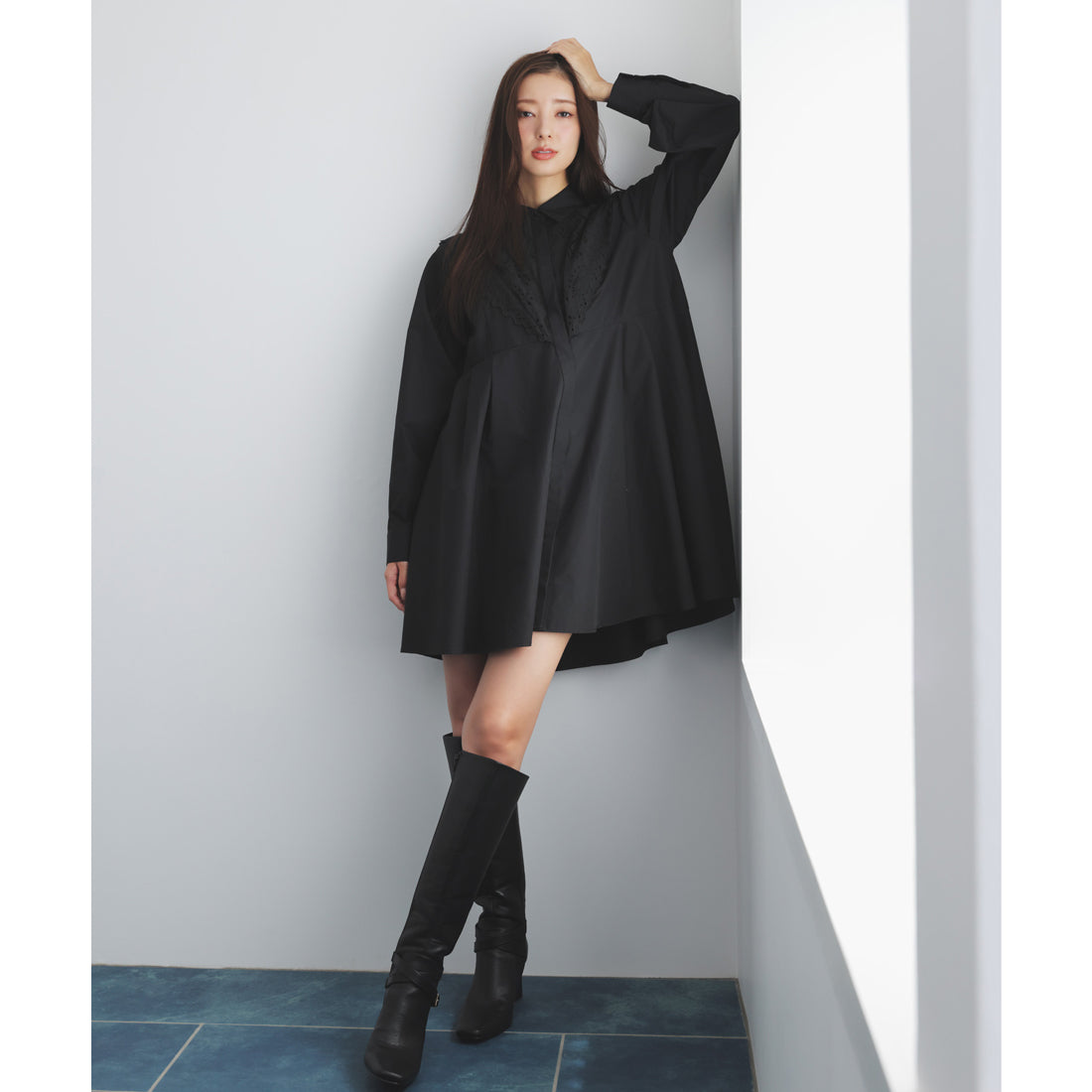 ノエラ NOELA エンブロイダリーミニシャツワンピース （ブラック） ブラック