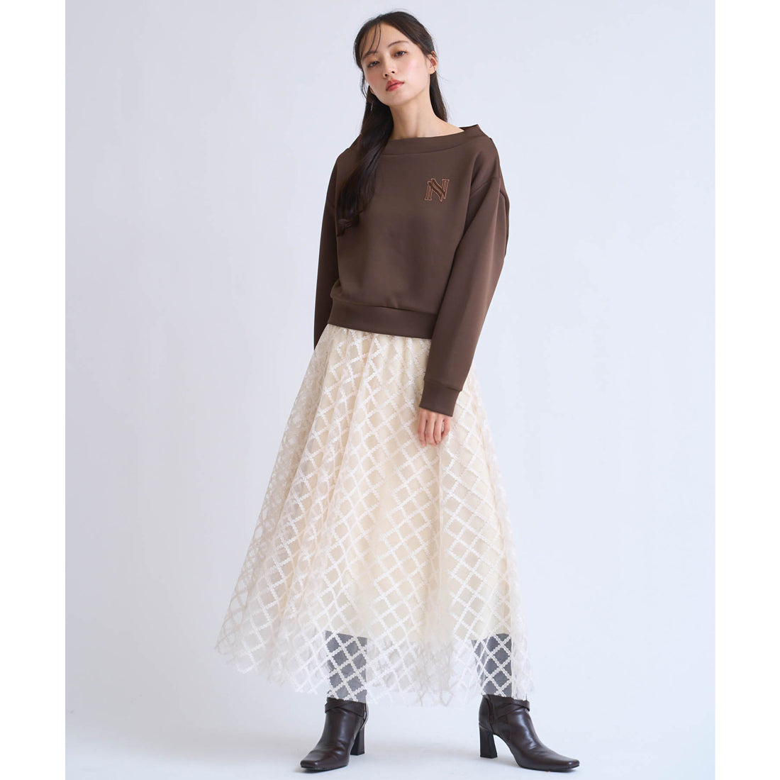 ノエラ Noela フェルト刺繍ロゴポンチトップス （チャ） チャ