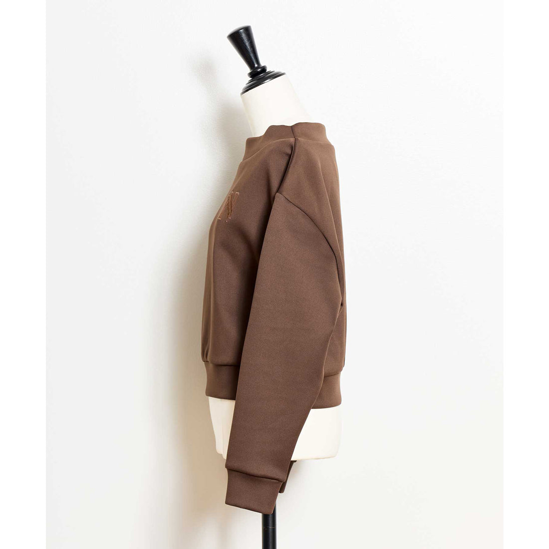 ノエラ Noela フェルト刺繍ロゴポンチトップス （チャ） チャ