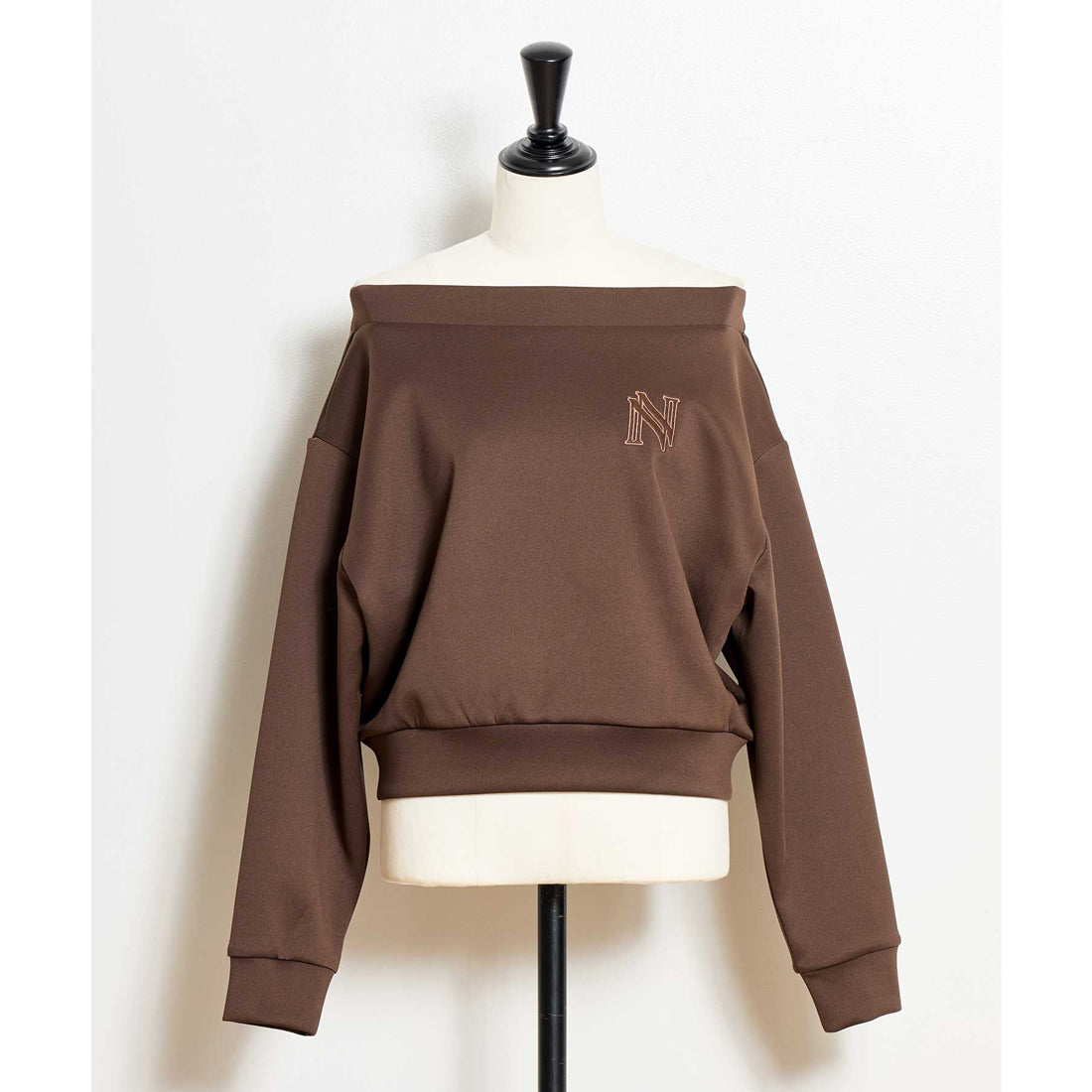 ノエラ Noela フェルト刺繍ロゴポンチトップス （チャ） チャ