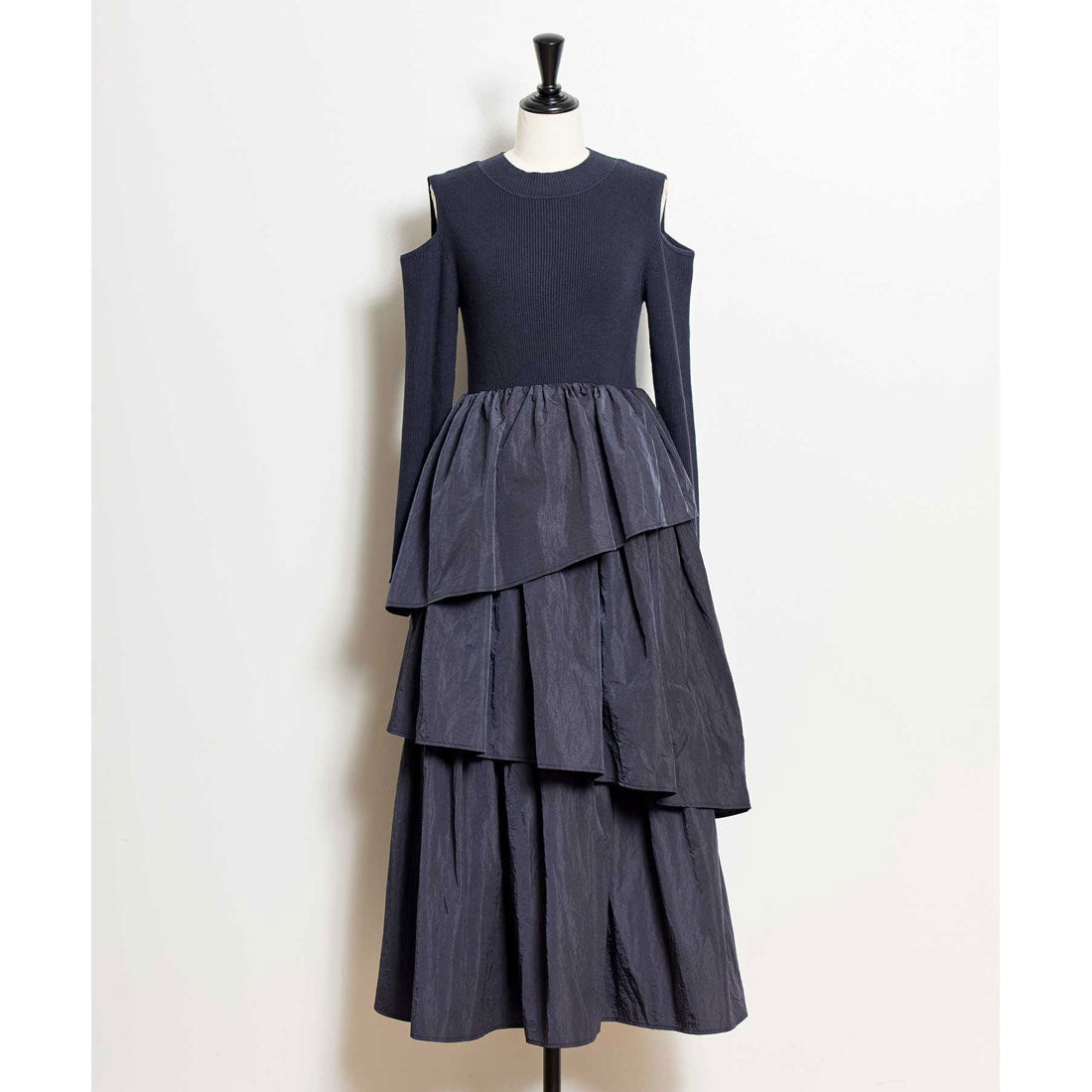 ノエラ NOELA  ティアードフリルドッキングワンピース （ネイビー） ネイビー