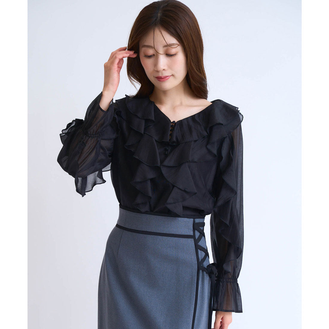 ノエラ NOELA  ラッフルフリルブラウス （ブラック） ブラック