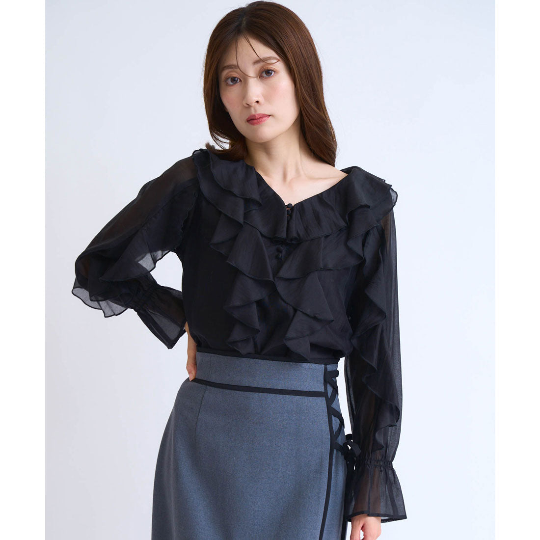 ノエラ NOELA  ラッフルフリルブラウス （ブラック） ブラック