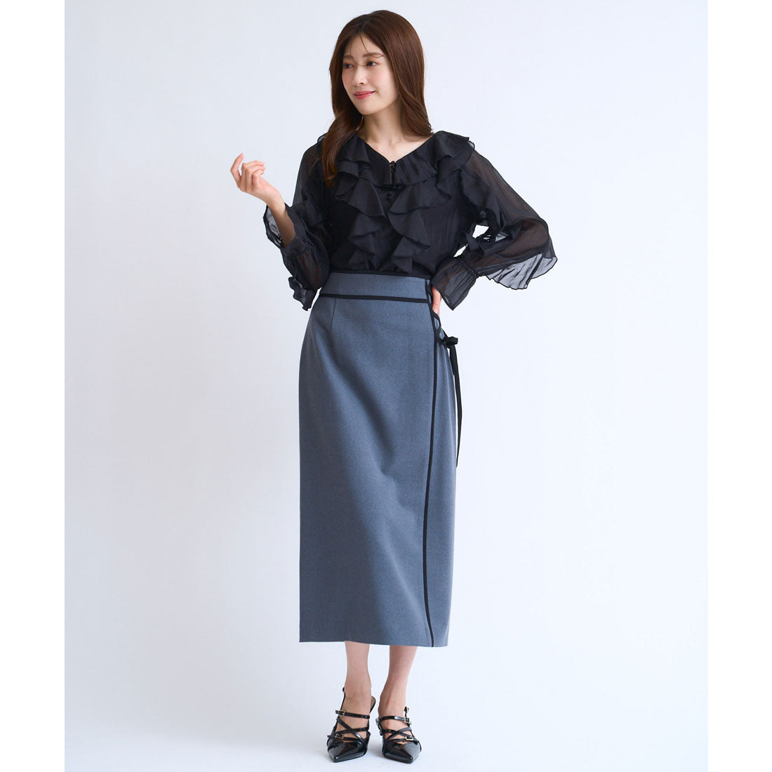 ノエラ NOELA  ラッフルフリルブラウス （ブラック） ブラック