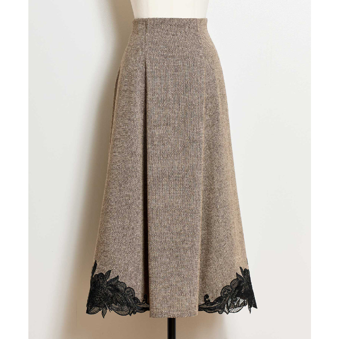 ノエラ NOELA  カットワーク刺繍ツイードスカート （チャ） チャ
