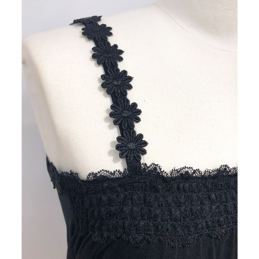 ノエラ NOELA  フラワーキャミソール （ベージュ） ベージュ