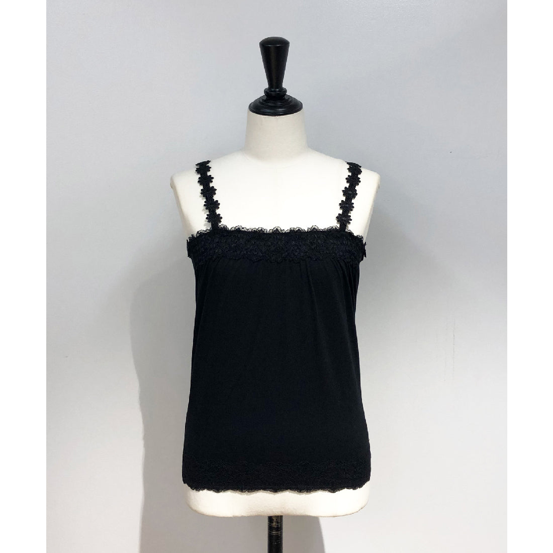 ノエラ NOELA  フラワーキャミソール （ブラック） ブラック