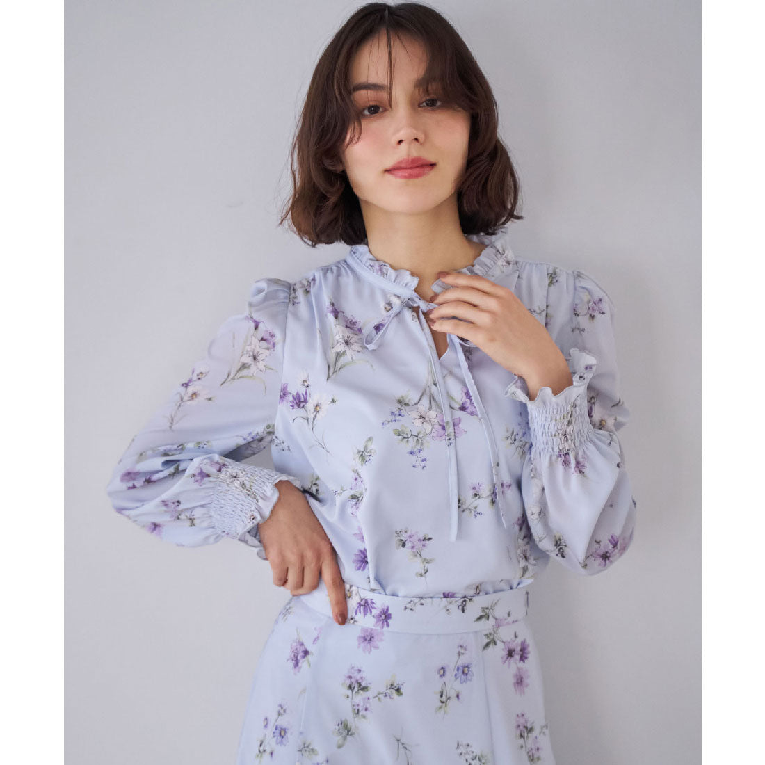 ノエラ NOELA  花柄シアーブラウス （サックス） サックス