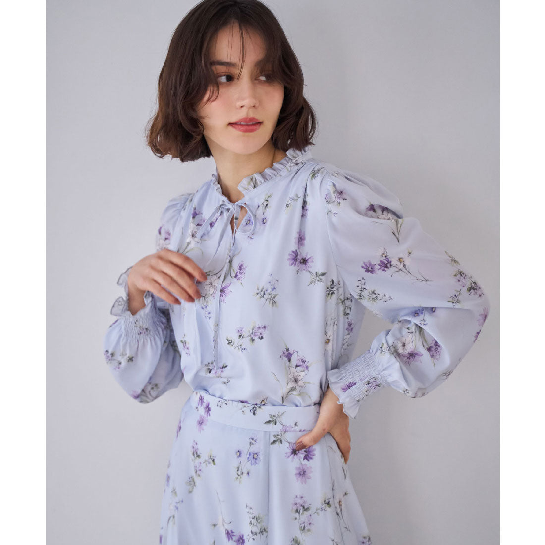 ノエラ NOELA  花柄シアーブラウス （サックス） サックス