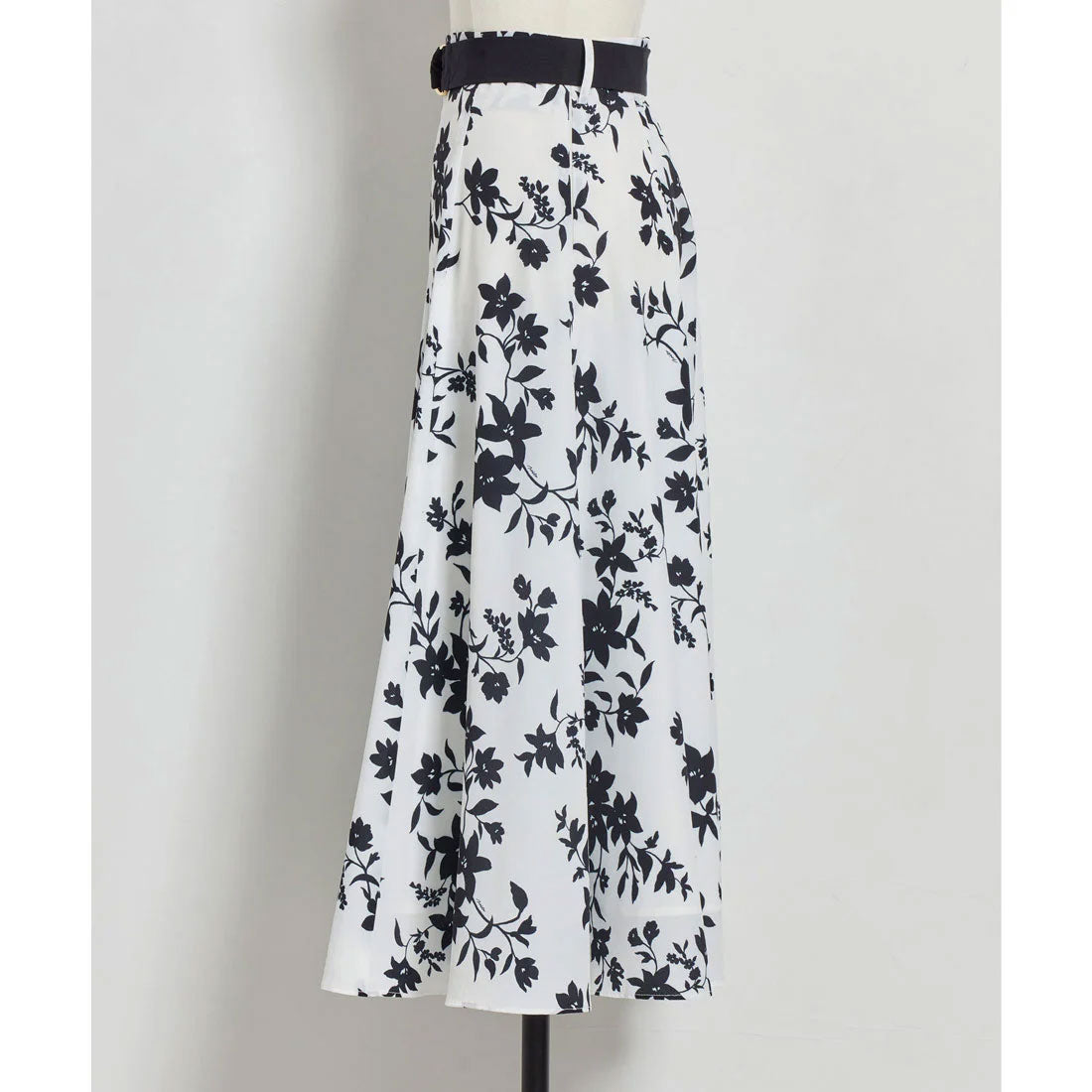 ノエラ Noela 単色花柄フレアスカート