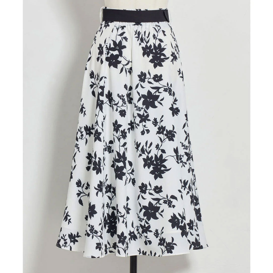 ノエラ Noela 単色花柄フレアスカート